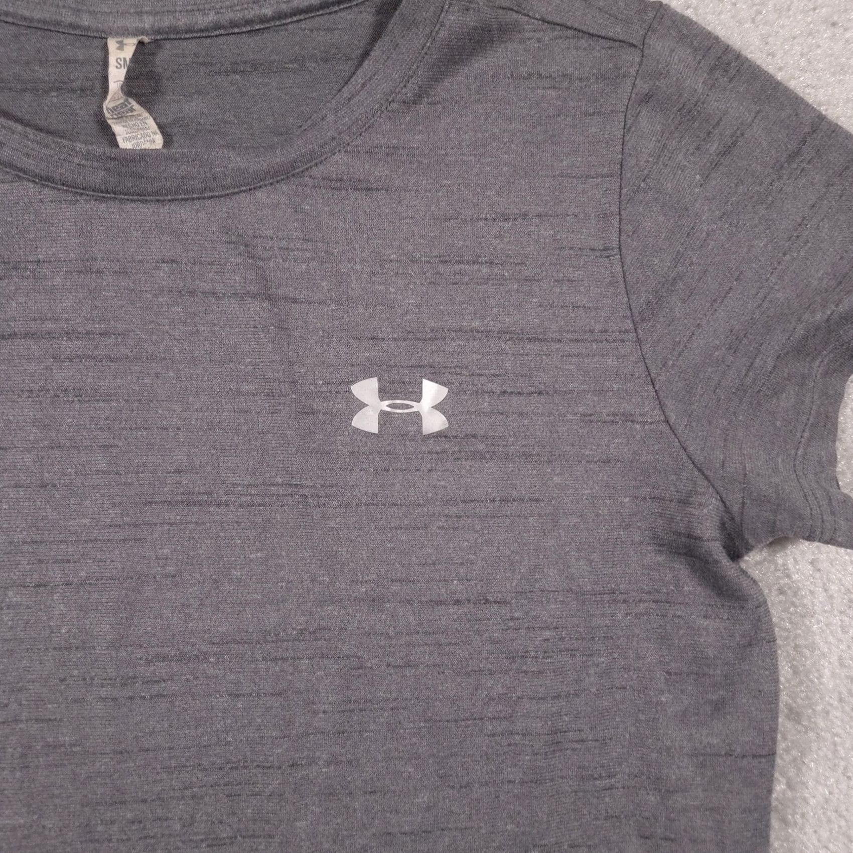 Under Armour Under Armour Shirt Womens Small Gray HeatGear Short Sleeve Athletic Training Size S / US 4 / IT 40 - 4 Thumbnail