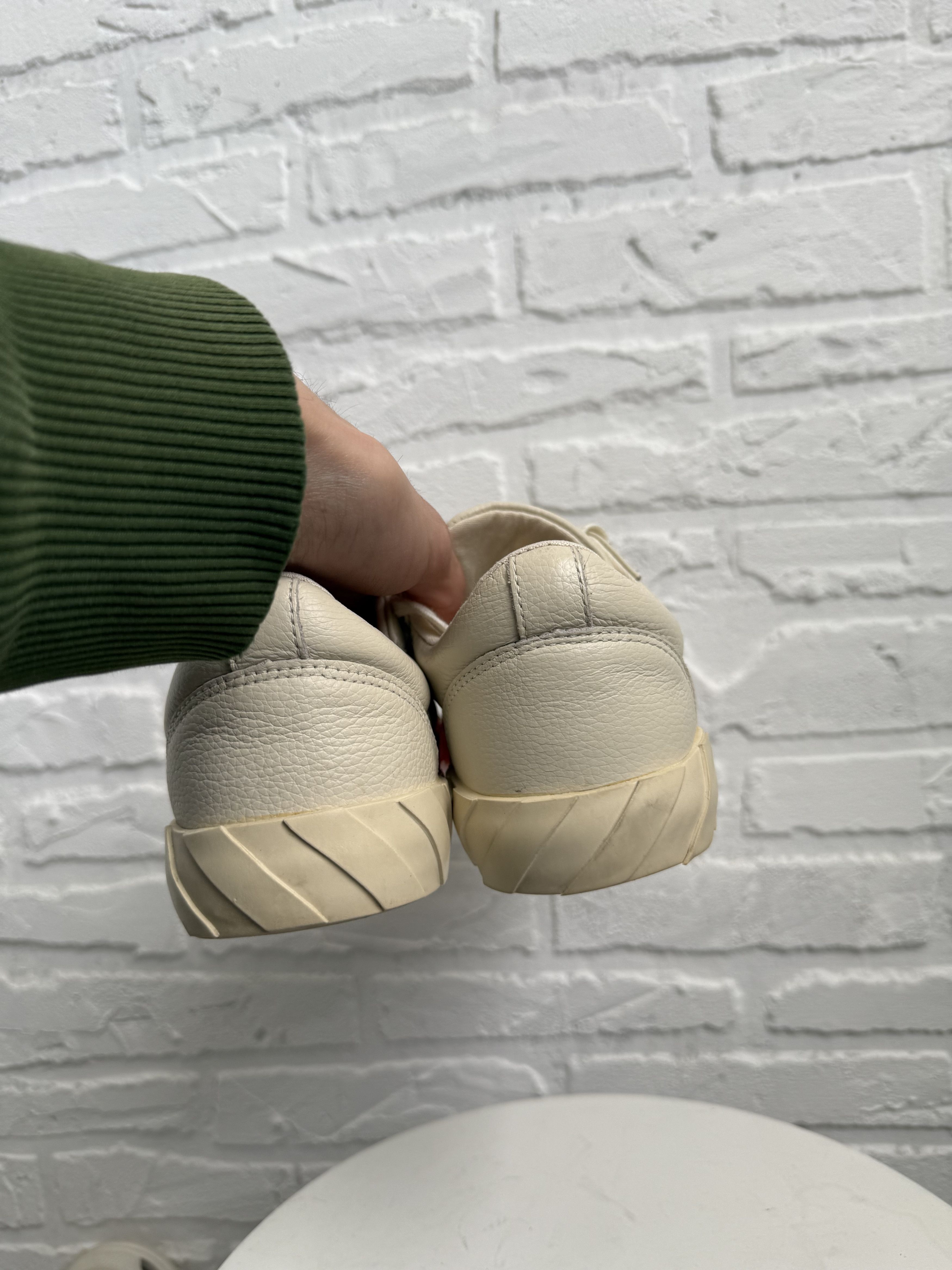 Off-White Off-White Leather Vulcanized Low sneakers cream white Size US 6 / IT 36 - 12 Thumbnail