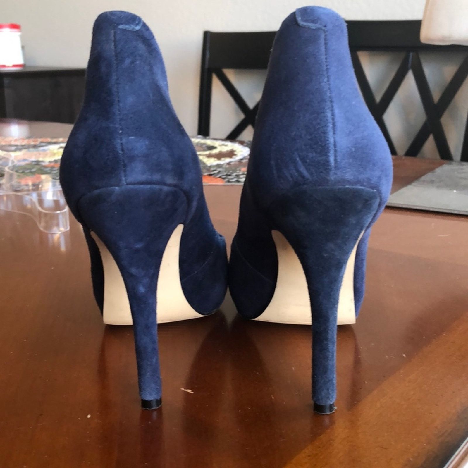 Bcbgmaxazria BCBGENERATION heels, suede blue classic chic timeless sz 7 Size US 7 / IT 37 - 5 Thumbnail
