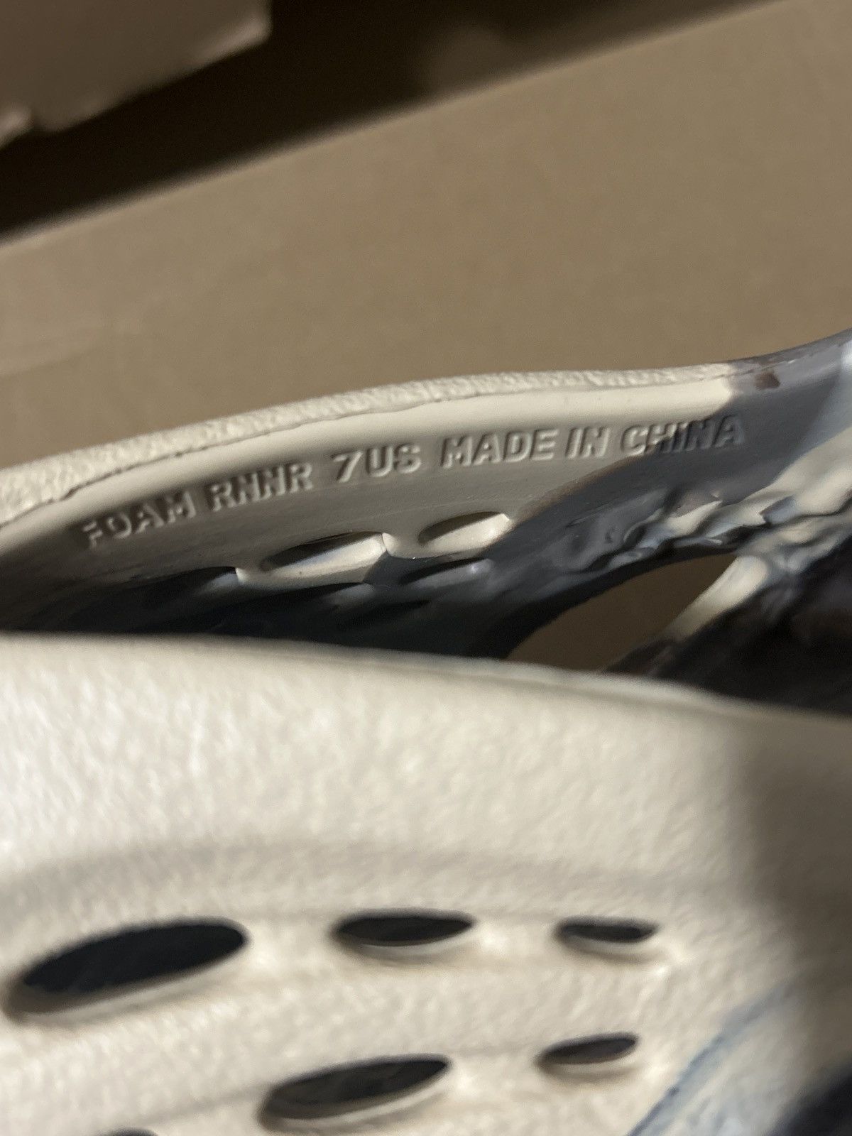 Yeezy Yeezy Foam Runner Mx Cream Clay Size US 7 / EU 40 - 10 Thumbnail