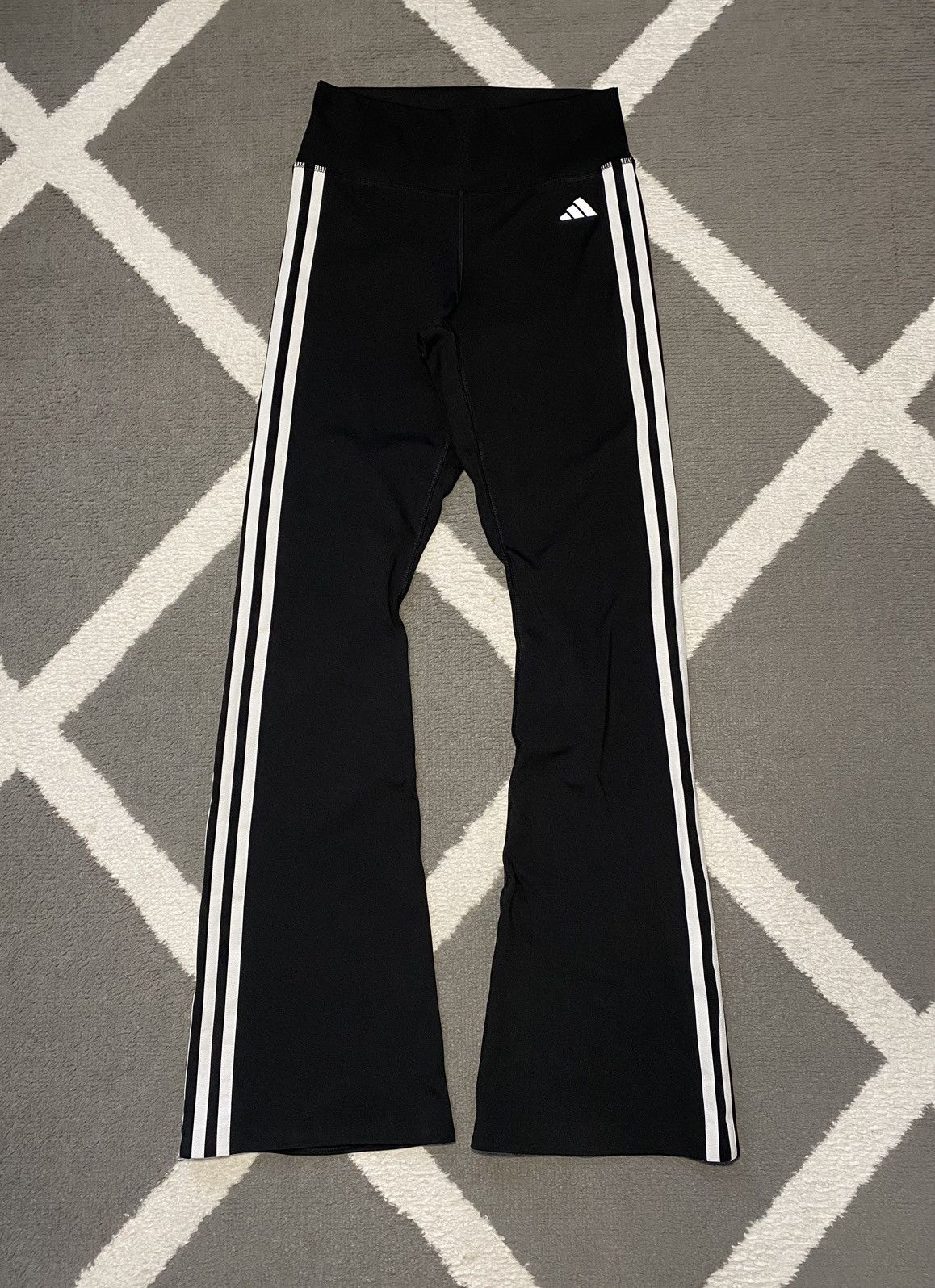Adidas Adidas Training Essentials Flared women’s pants Size 27" / US 4 / IT 40 - 1 Thumbnail