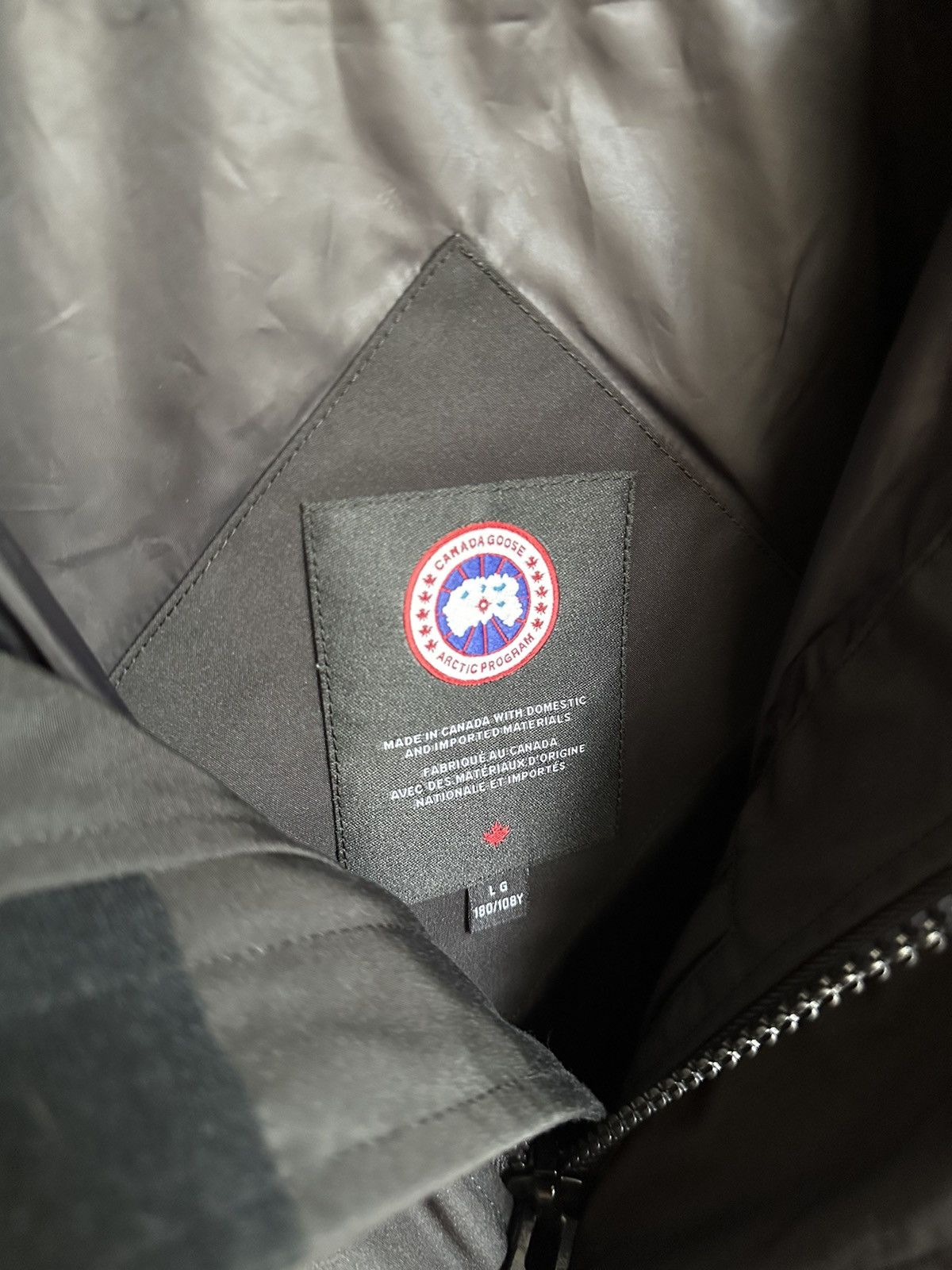 Canada Goose CANADA GOOSE Lockerport Arctic Tech Hooded Jacket Light Size US L / EU 52-54 / 3 - 3 Thumbnail