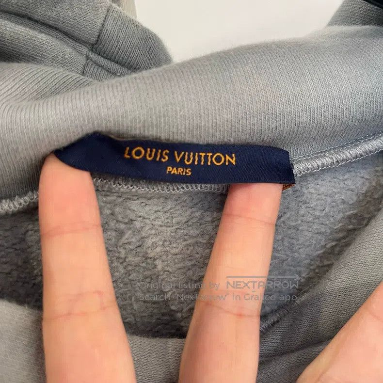 Louis Vuitton Louis Vuitton Embossed Shield Print Hoodie Size US L / EU 52-54 / 3 - 3 Thumbnail