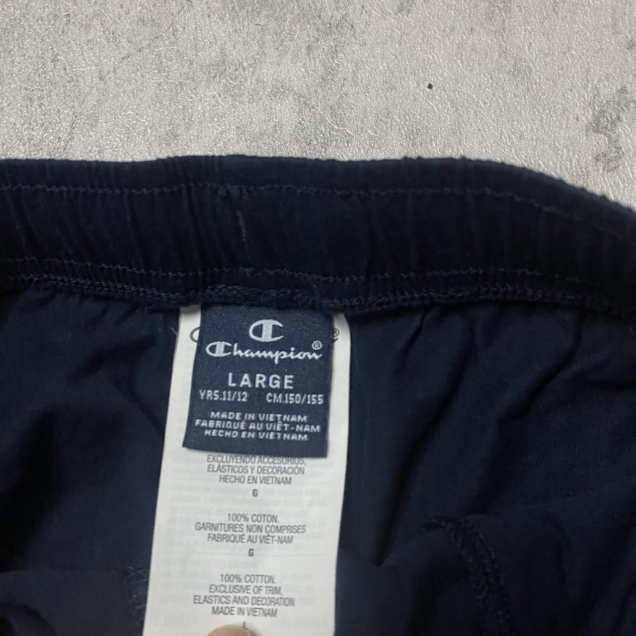 Champion Navy Champion sweat shorts #athleisure Size US 34 / EU 50 - 4 Thumbnail