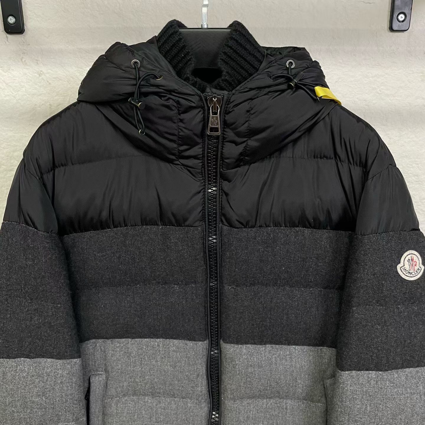 Moncler Moncler Colorblock Sleeve Logo Down Jacket Size US L / EU 52-54 / 3 - 3 Thumbnail