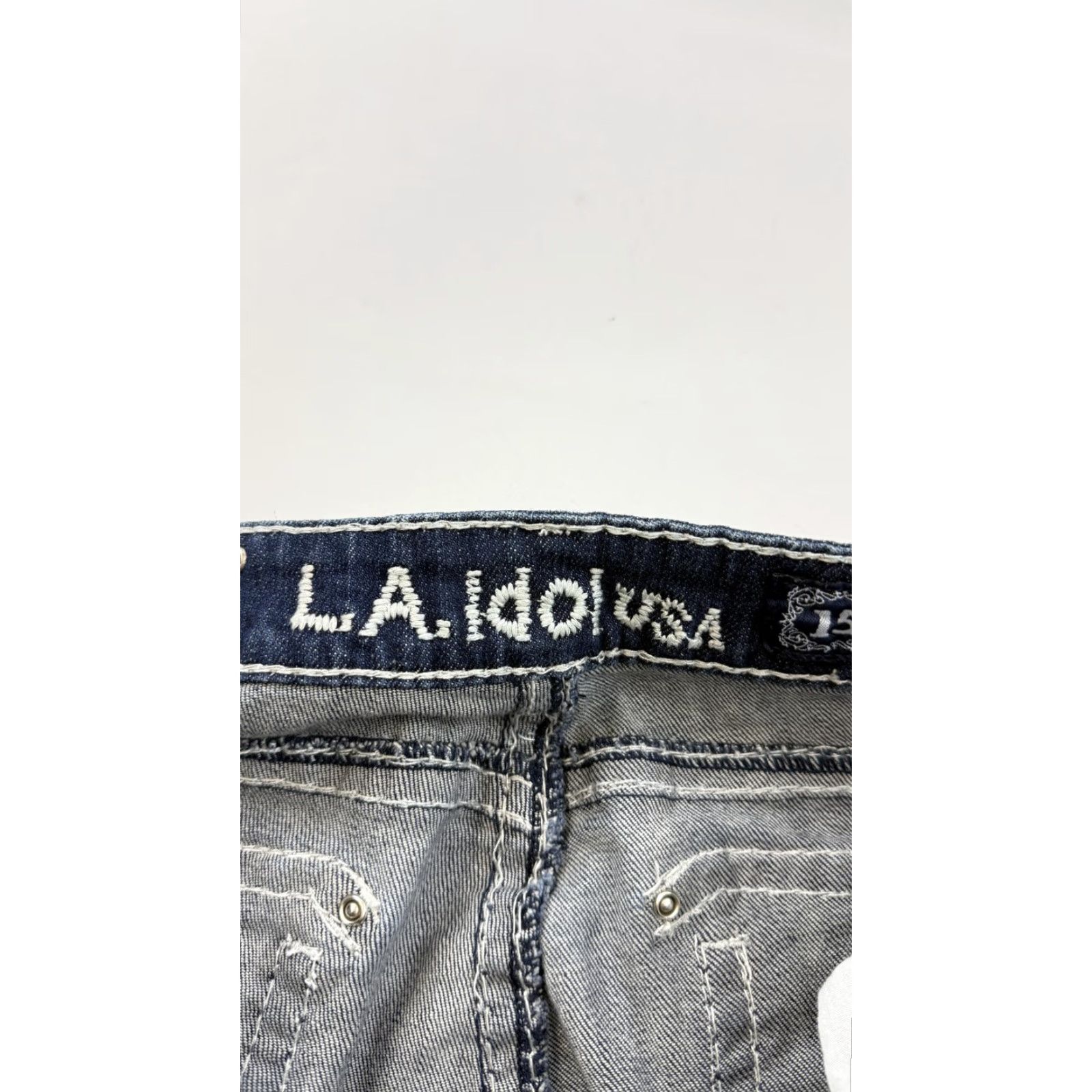 Denime LA Idol Jeans Juniors 15 Blue Capri Embroidered Crown Rhinestone Stretch Denim Size 36" / US 14 / IT 50 - 2 Thumbnail