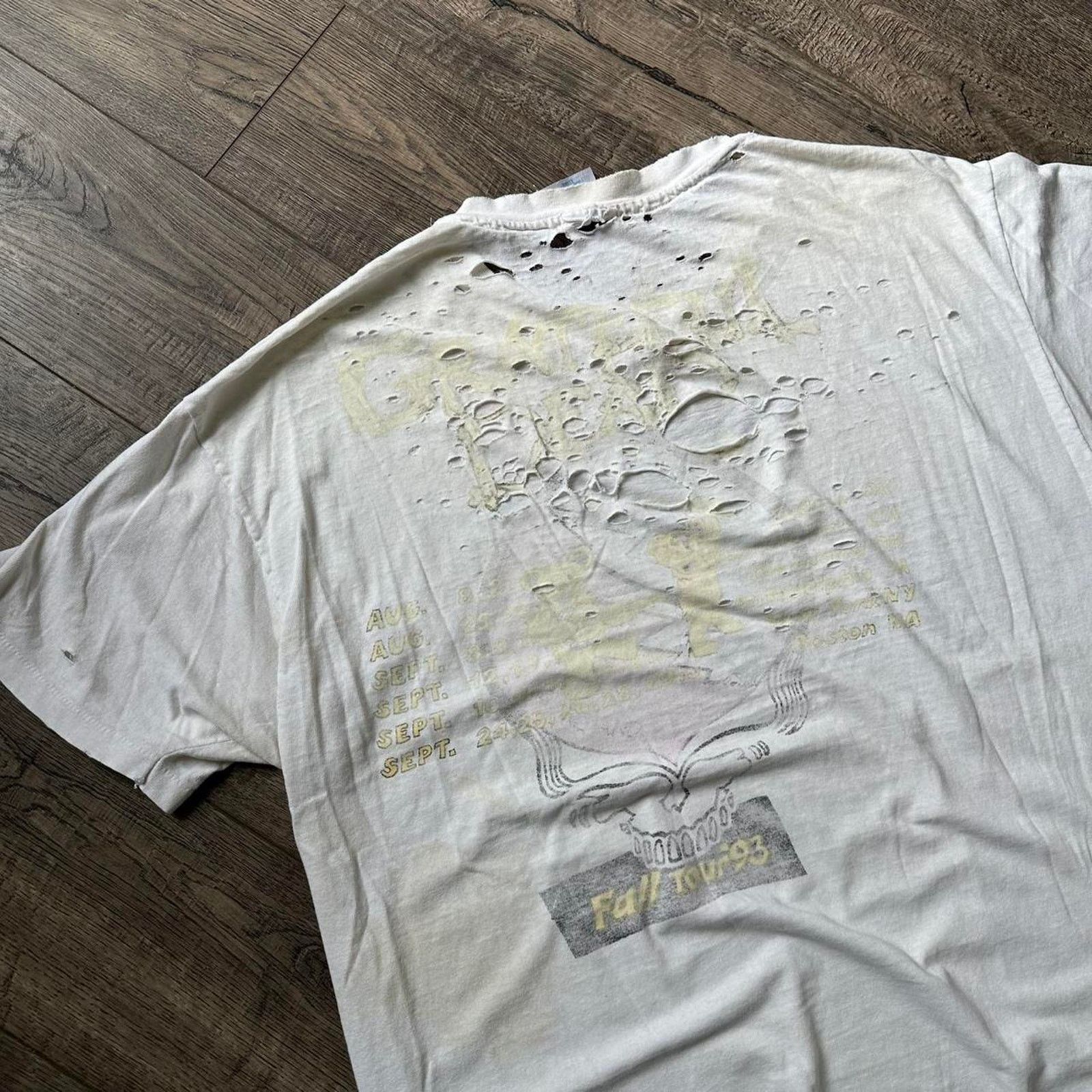 Vintage Vintage 90s Fall Tour Grateful Dead Thrashed White Band Tee Size US XL / EU 56 / 4 - 8 Thumbnail