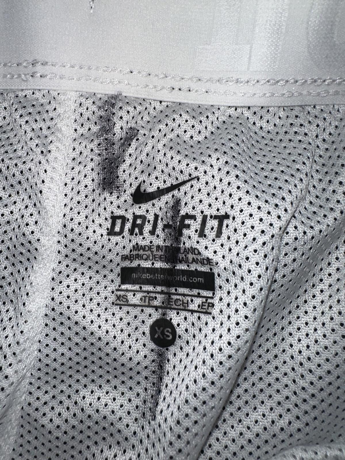 Nike Nike Women’s Dri-Fit Drill Mesh Training Shorts Size 28" / US 6 / IT 42 - 5 Thumbnail