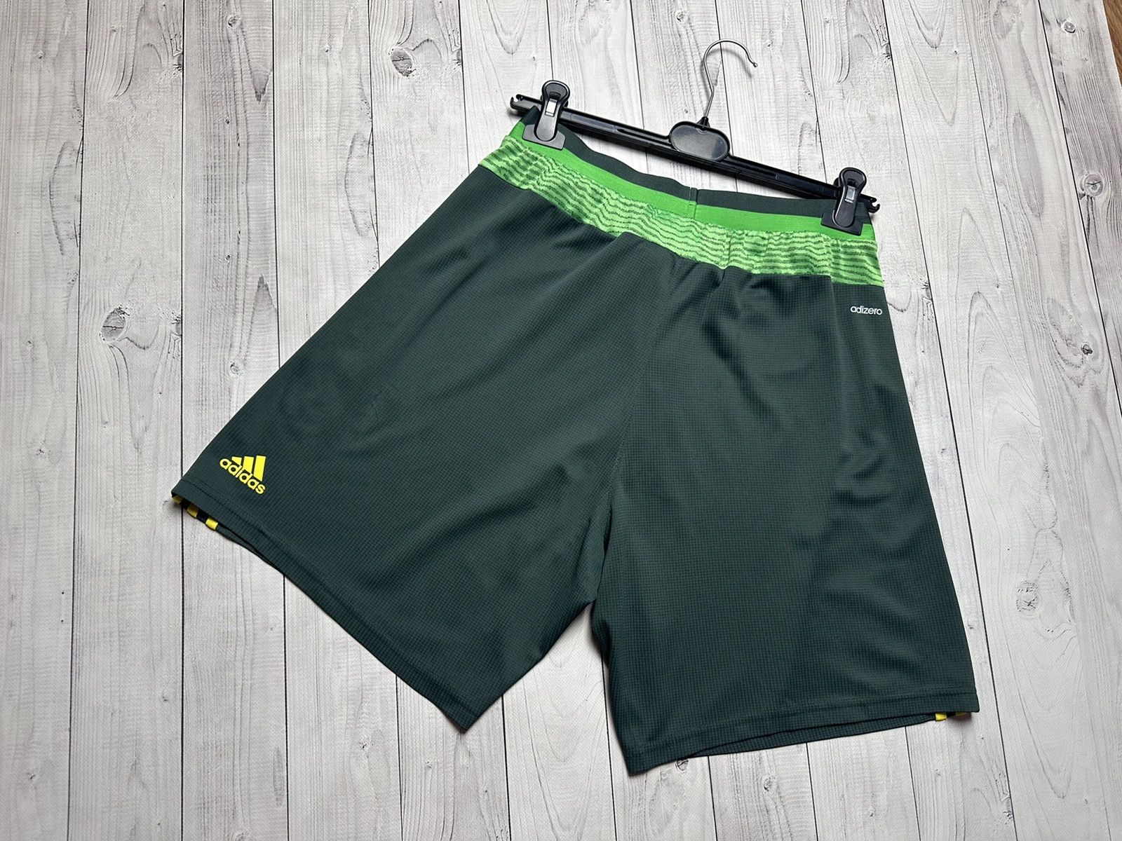 Adidas × Vintage Vintage adidas AC Milan soccer Shorts size L green rare Size US 34 / EU 50 - 8 Thumbnail