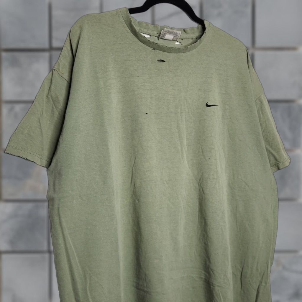 Nike VINTAGE Nike Shirt Distressed Grunge Swoosh Green Nature Thrashed XL Unisex Adults Size US XL / EU 56 / 4 - 1 Thumbnail
