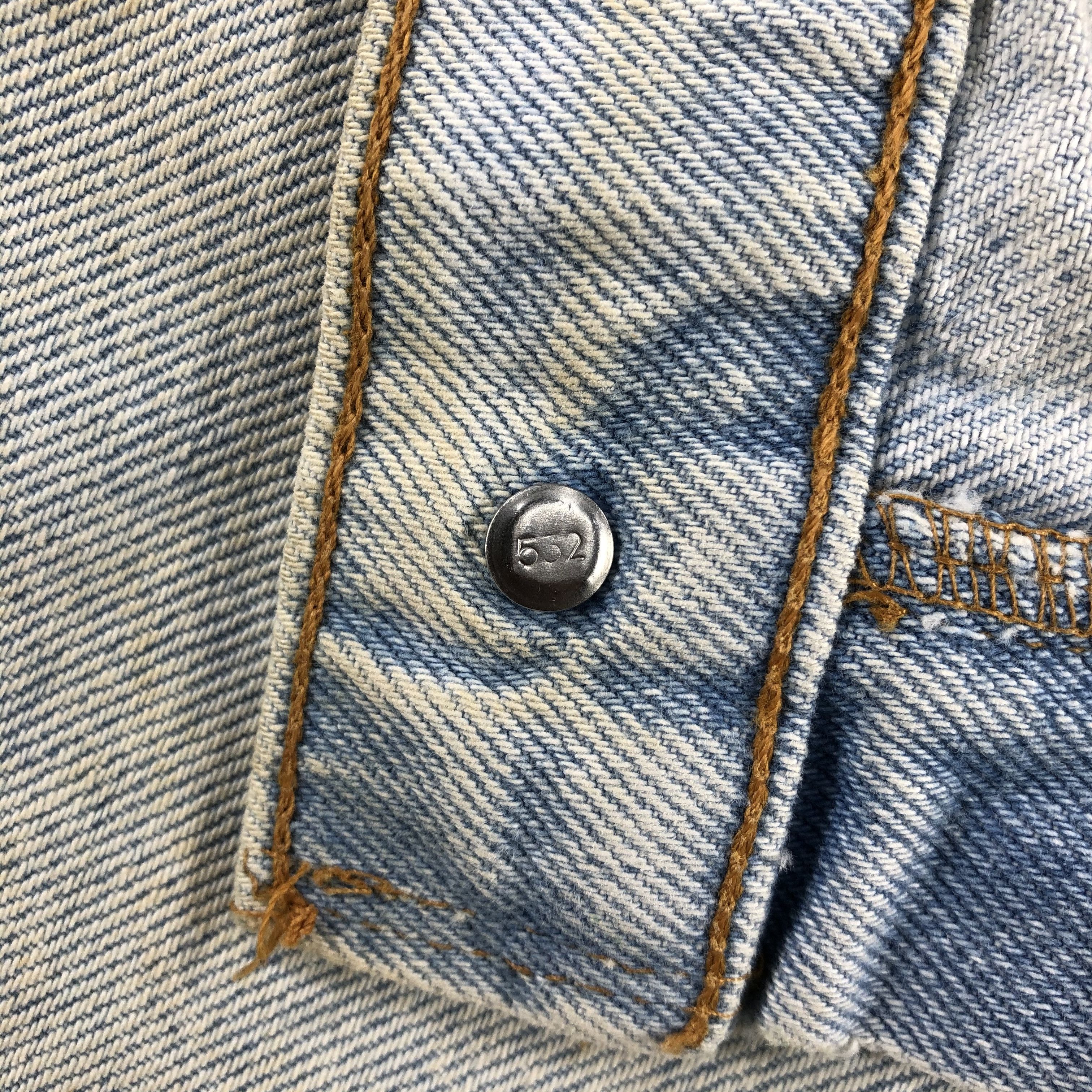Levi's Vintage 90s Light Wash Levis 551 Jeans-J1581 Size US 33 - 10 Thumbnail