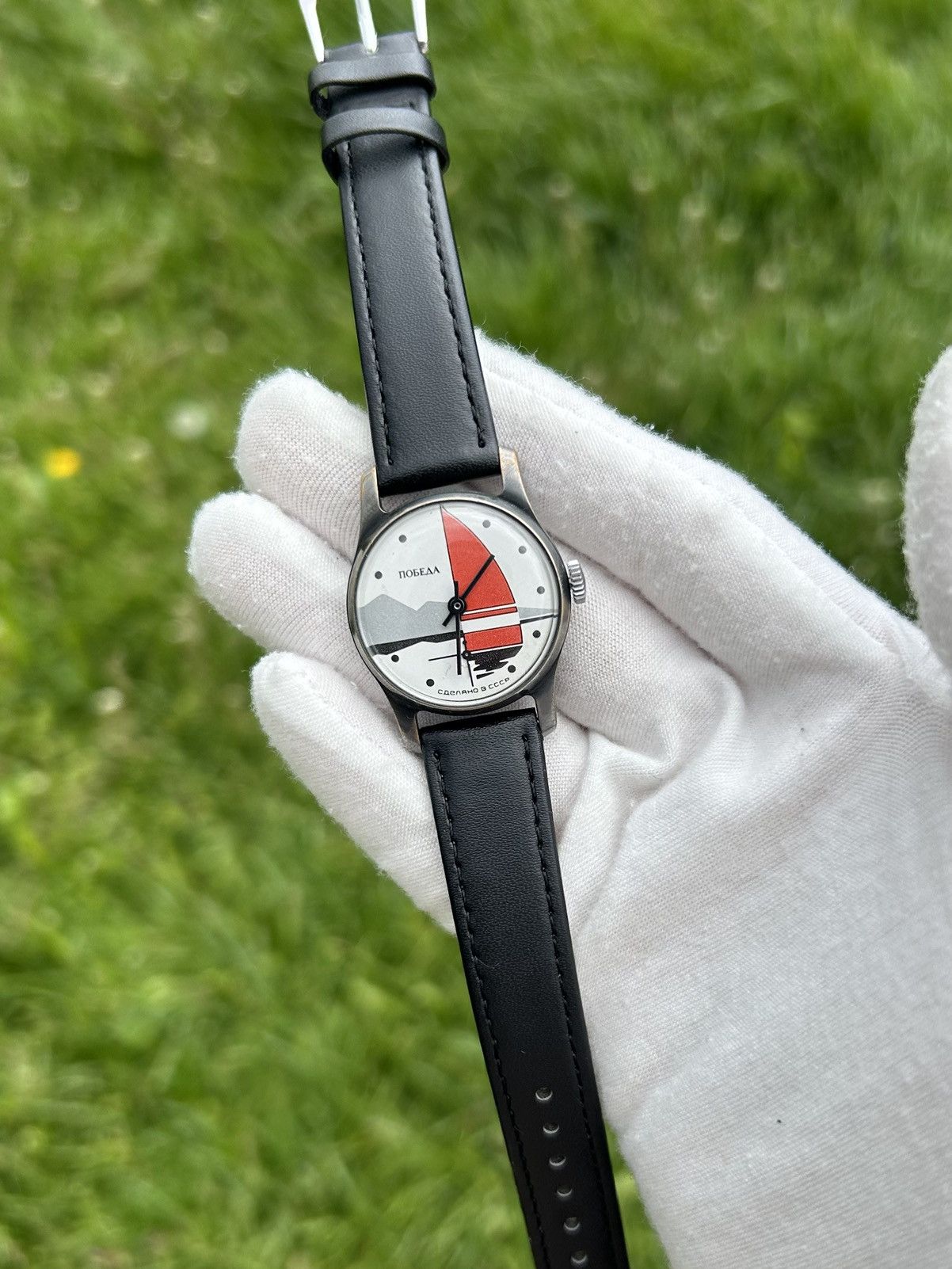 Vintage Vintage Watch Pobeda Soviet USSR Mechanical Wristwatch 1980s Size ONE SIZE - 19 Thumbnail