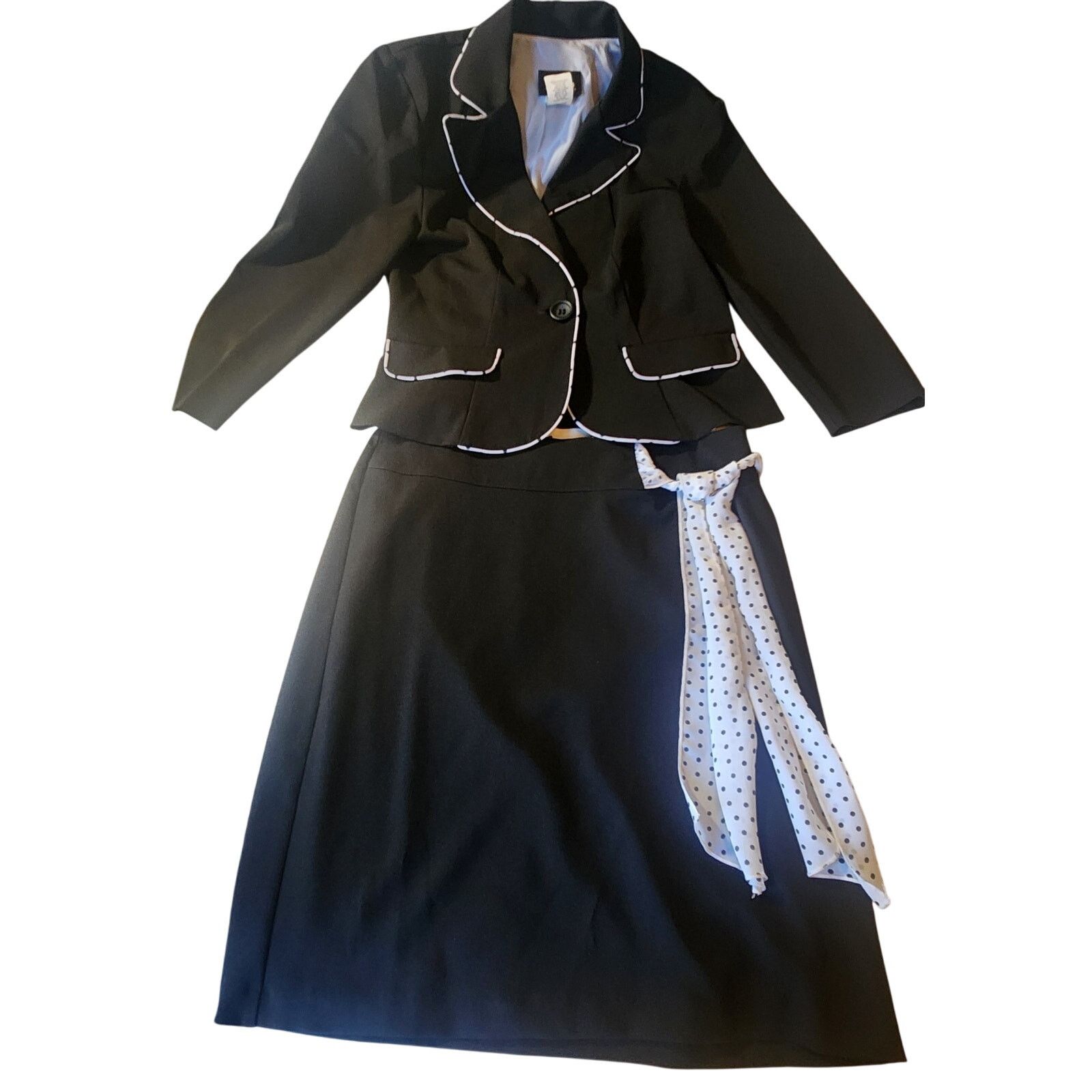 Vintage Vintage Women's 2-Piece Blazer & Skirt Suit Set Black Size 9 Size ONE SIZE - 1 Thumbnail