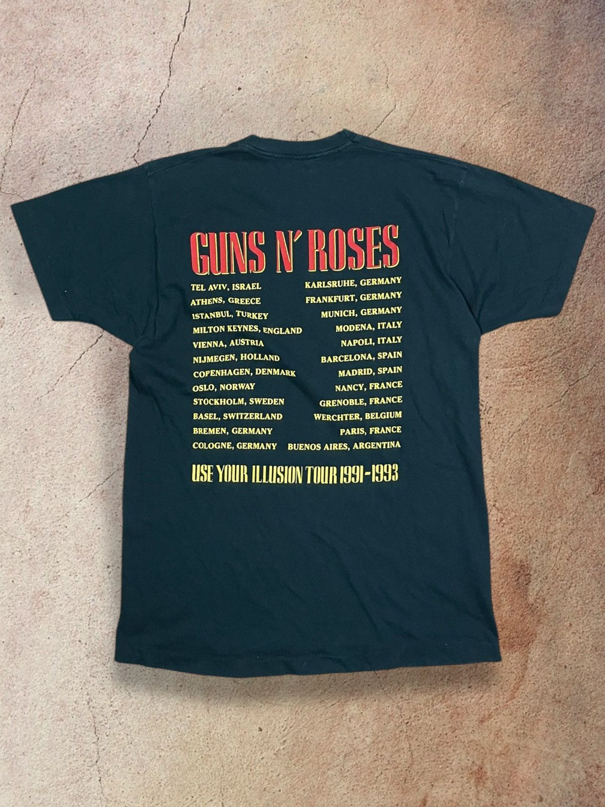 Band Tees × Vintage Guns N Roses t-shirt vintage 1992 bad apples illusions tour Size US L / EU 52-54 / 3 - 7 Thumbnail