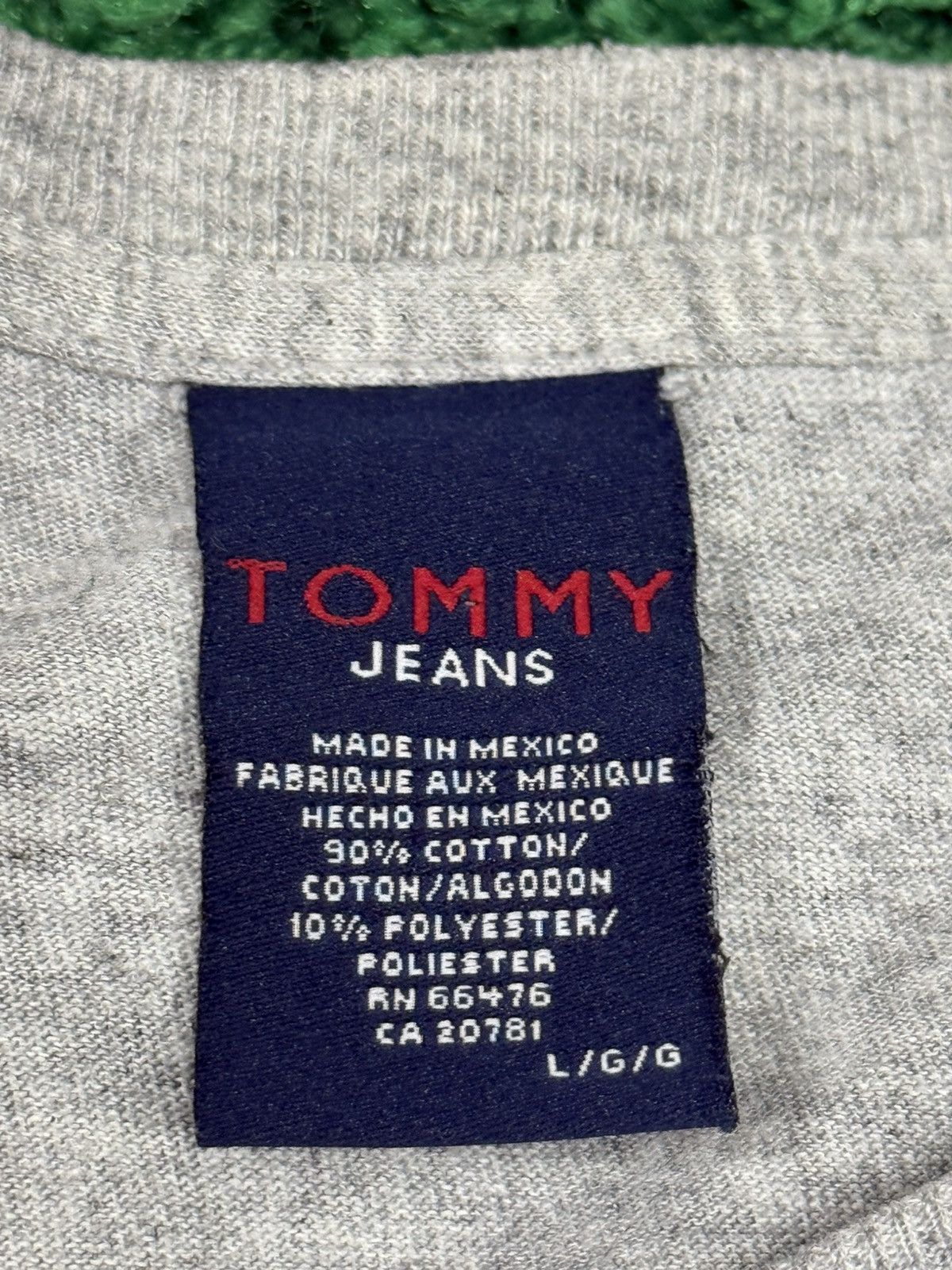Tommy Jeans Vintage Distressed Tommy Jeans Grey Floral Logo Tee Large Size US L / EU 52-54 / 3 - 5 Thumbnail