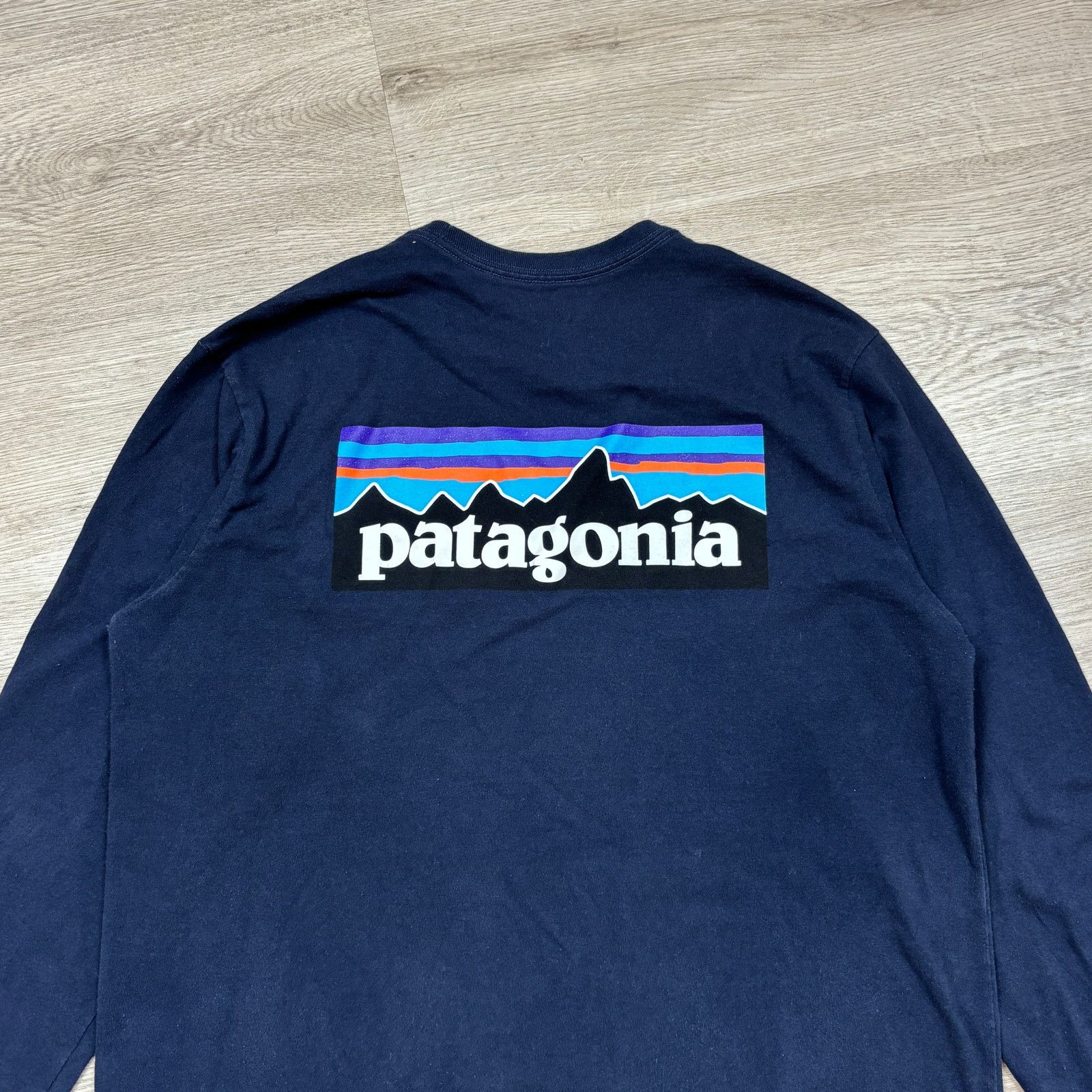 Patagonia Patagonia Long Sleeve P-6 Logo Responsibili-Tee Shirt Mens M Size US M / EU 48-50 / 2 - 3 Thumbnail