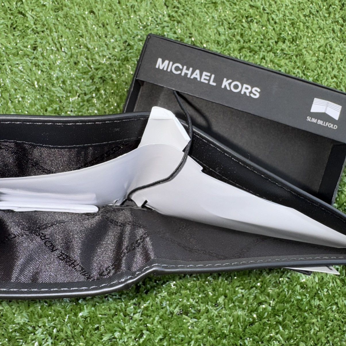 Michael Kors × Vintage Michael Kors Black Leather Slim Bi-Fold (Billfold) Wallet Size ONE SIZE - 5 Thumbnail