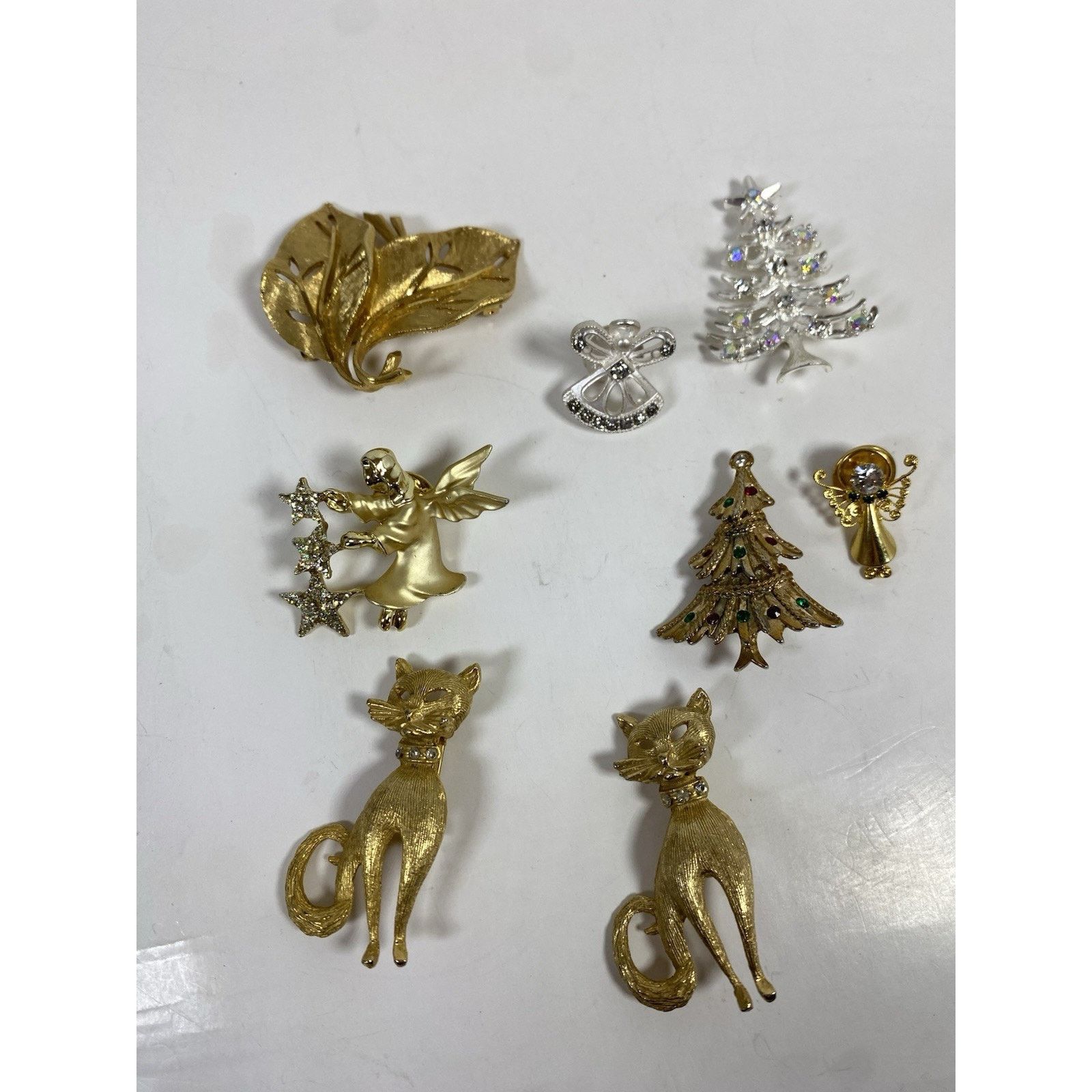 Other Set of 8 Brooches Size ONE SIZE - 1 Thumbnail
