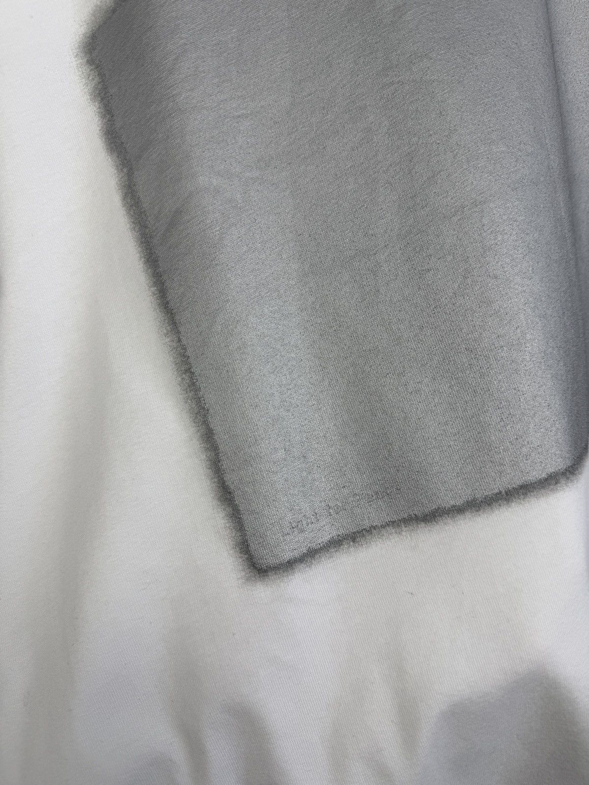 Uniqlo 🇯🇵 Uniqlo Tokujin Yoshioka Peace for All Art Archive T-Shirt Size US XL / EU 56 / 4 - 5 Thumbnail