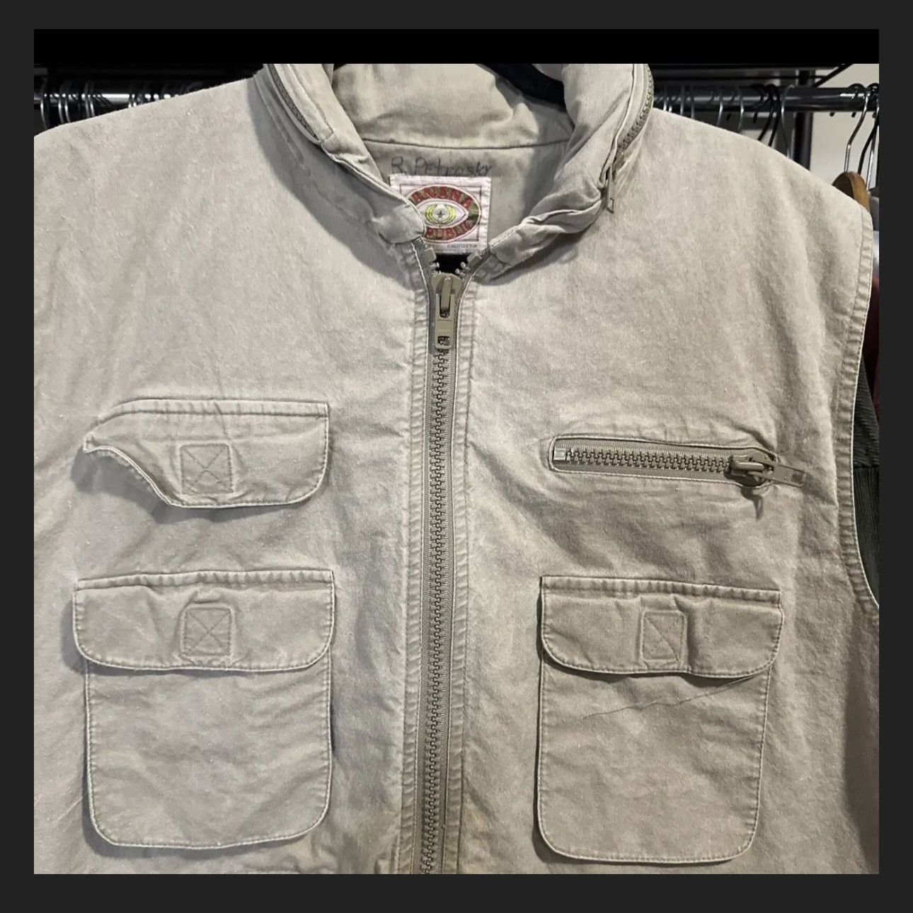 Banana Republic × Vintage Vintage Banana Republic Safari Vest Hooded Photographer Size US L / EU 52-54 / 3 - 2 Thumbnail