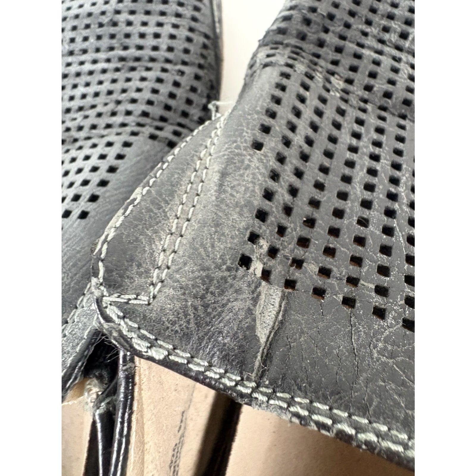 Stacy Adams Stacy Adams Black Leather Aerated Slip On Loafers Men’s Size 9M Size US 9 / EU 42 - 7 Thumbnail