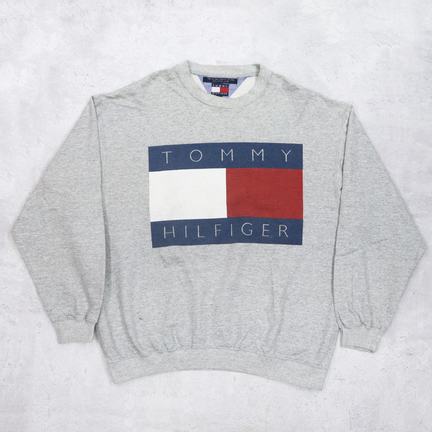 Tommy hilfiger big logo sweatshirt hotsell