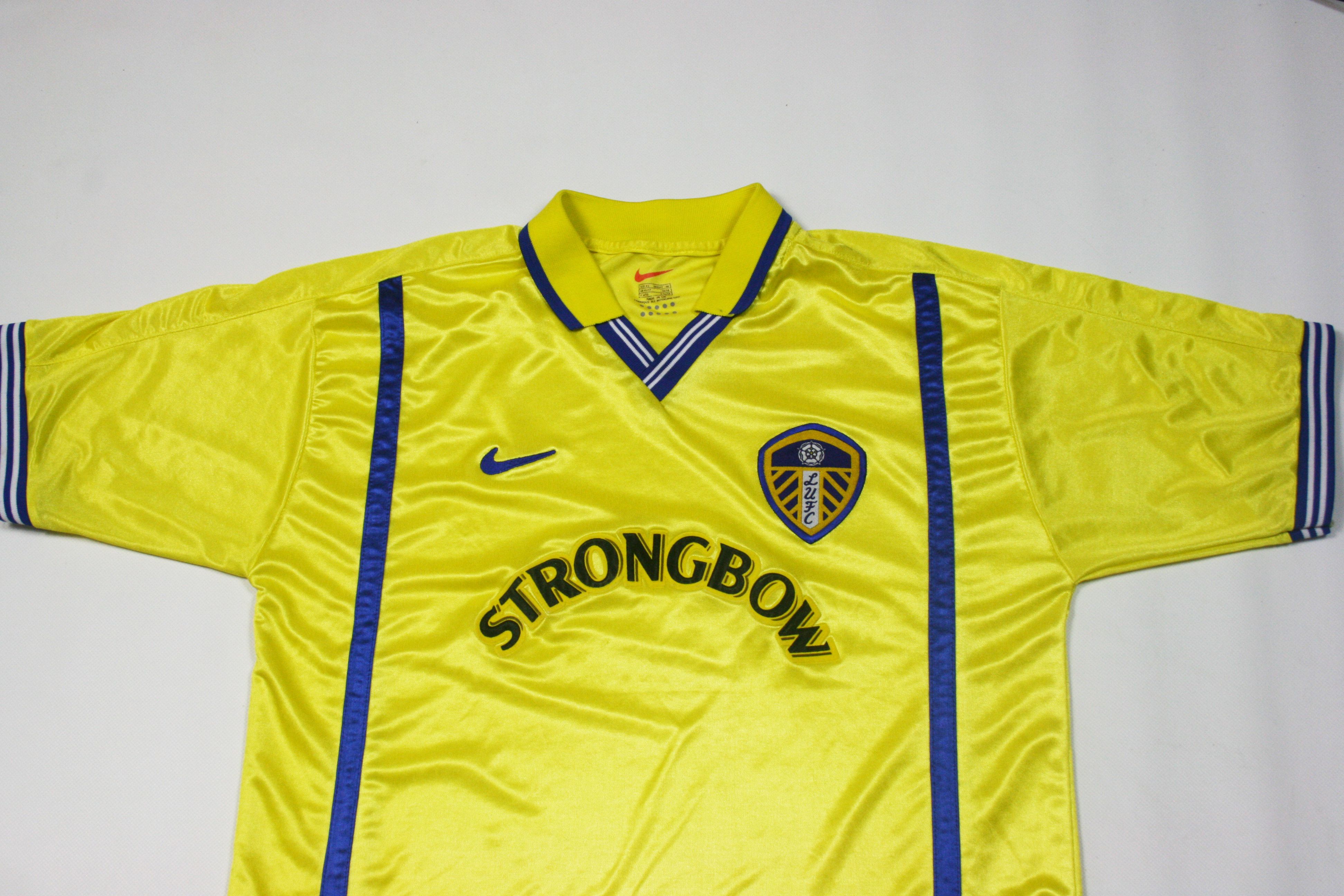 Nike 90S Leeds United FC Jersey Vintage Size US XL / EU 56 / 4 - 3 Thumbnail