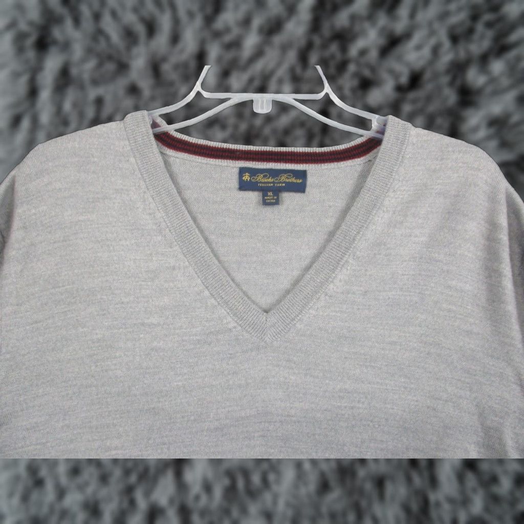 Brooks Brothers Brooks Brothers Sweater Mens XL Gray 100% Merino Wool V Neck Italian Yarn Size US XL / EU 56 / 4 - 1 Thumbnail