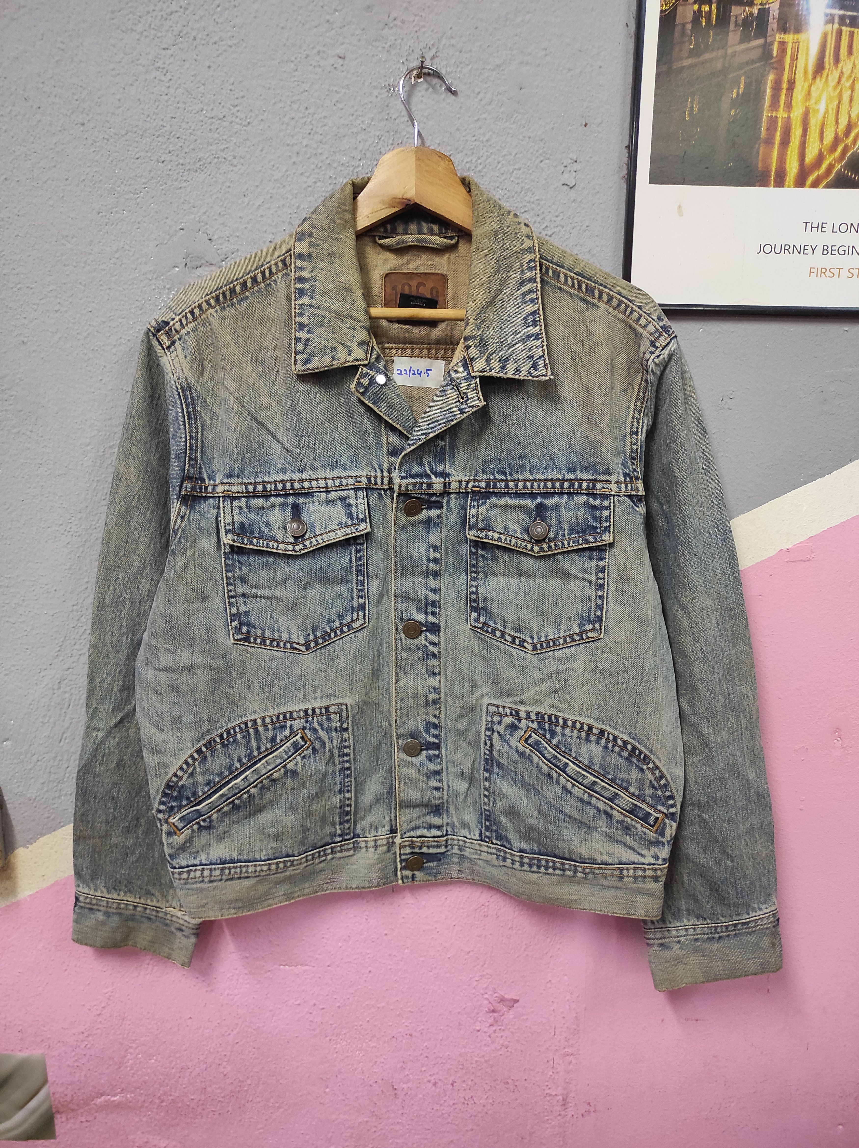 Gap GAP 1969 DISTRESSED DENIM TRUCKER JACKET Size US L / EU 52-54 / 3 - 1 Thumbnail