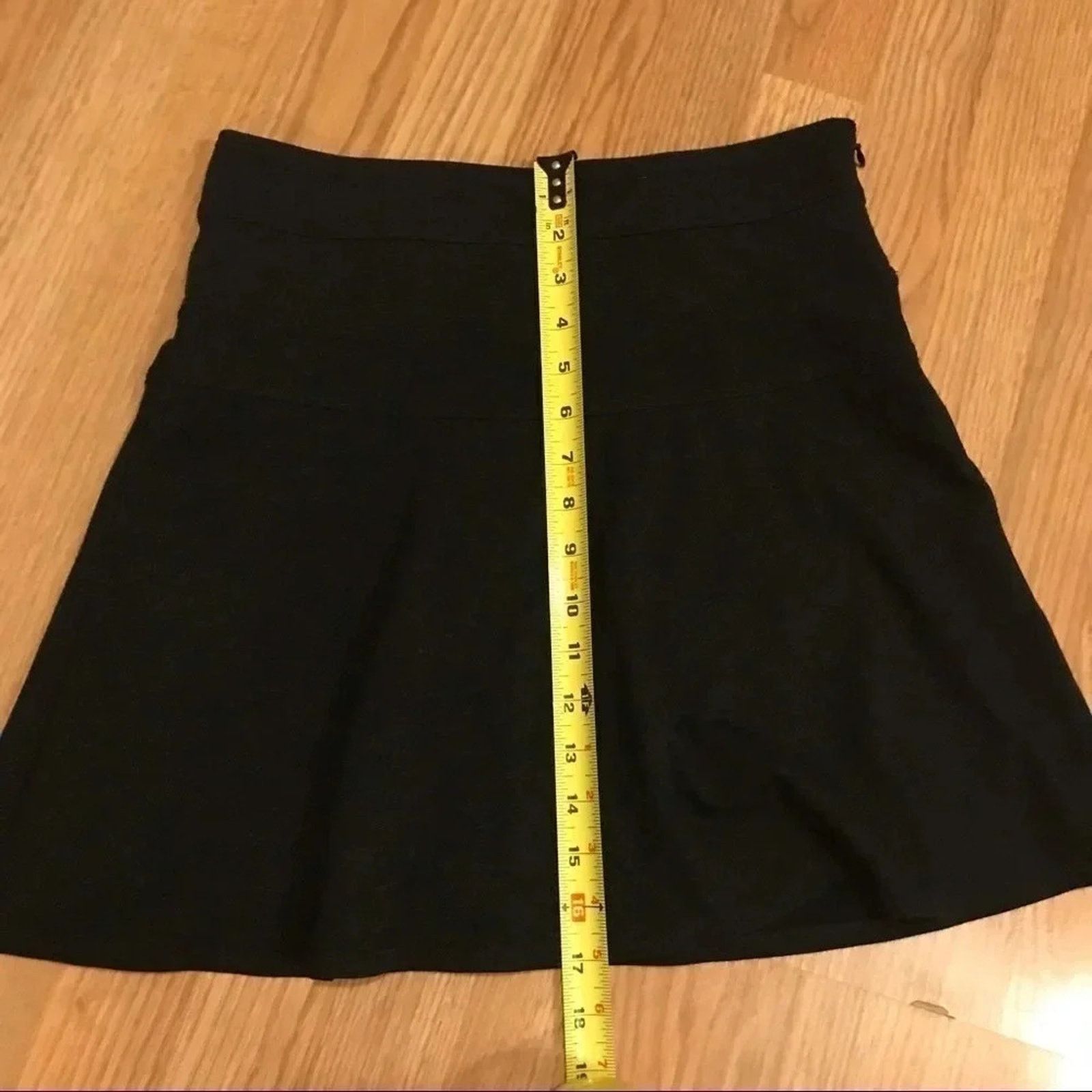 Athleta Athleta Flared Skirt Black Back Pocket Size 27" / US 4 / IT 40 - 8 Thumbnail