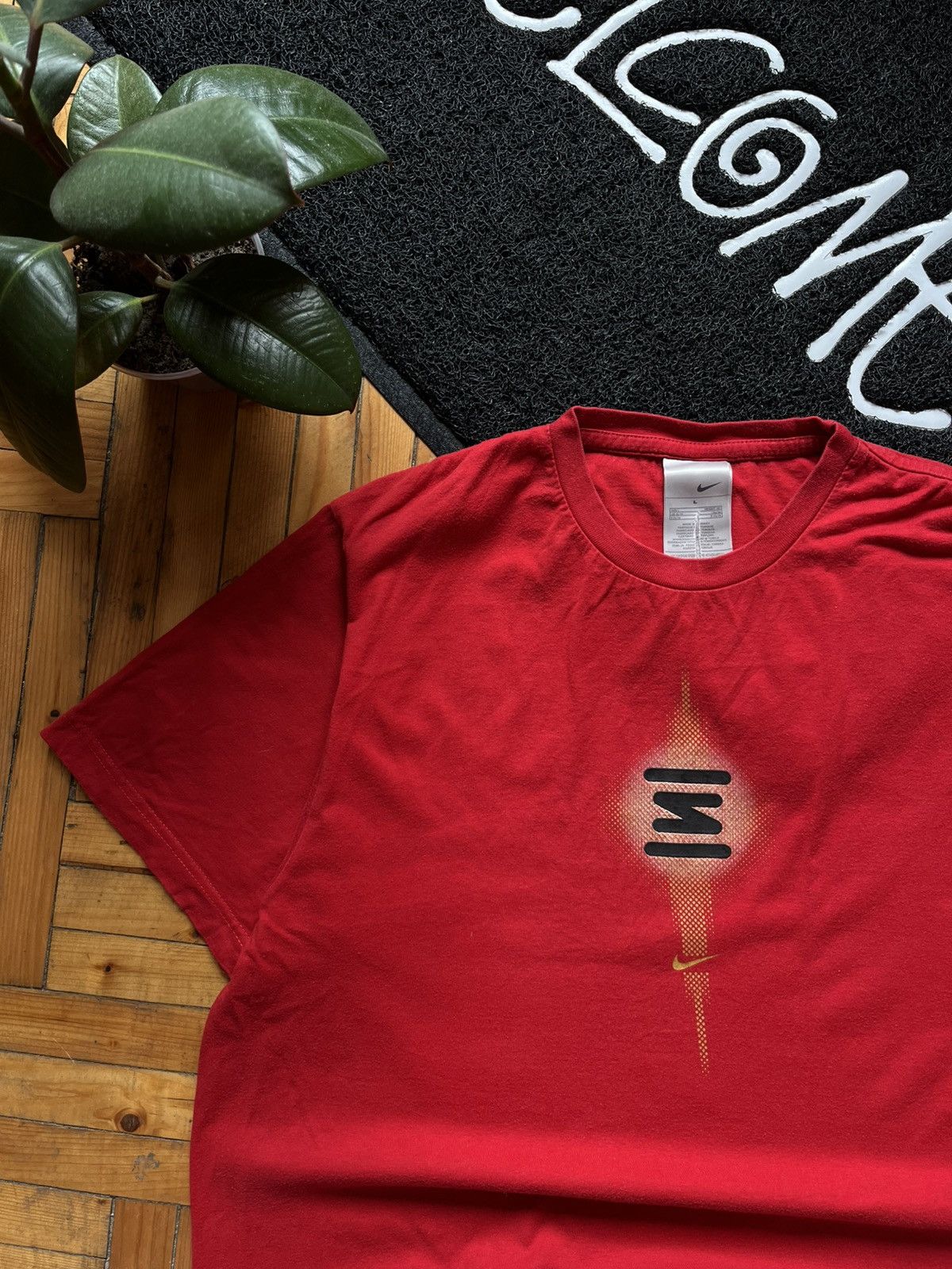 Nike × Vintage Vintage Nike Shox Red Big Logo Tee Y2K 00's Size L Men's Size US L / EU 52-54 / 3 - 2 Thumbnail