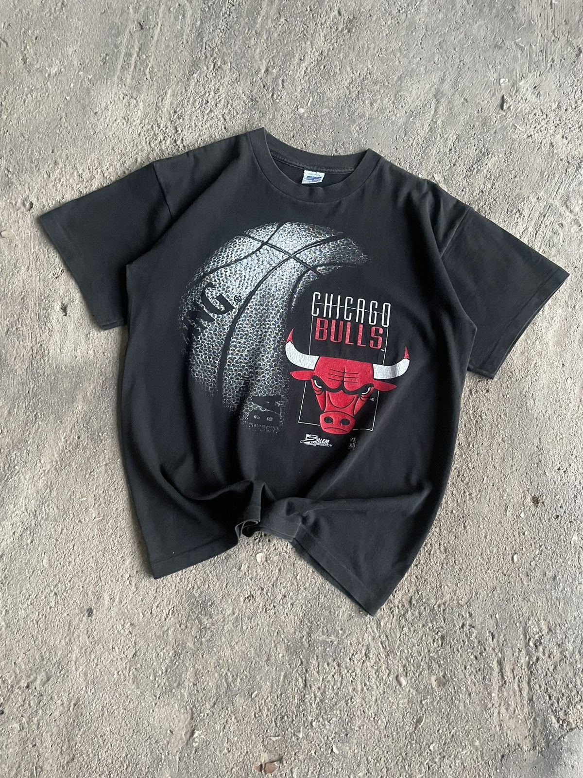 NBA 90s Single stitch Salem sportswear Chicago Bulls NBA tee Size US L / EU 52-54 / 3 - 5 Thumbnail