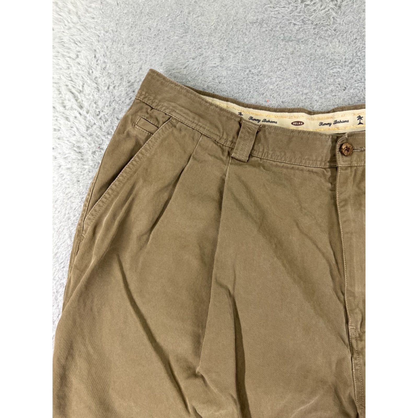 Tommy Bahama Tommy Bahama Shorts Men Bermuda 38 Beige Pleated Tencel Blend -- Golf Golfer Casual Adult Regular Size US 38 / EU 54 - 4 Thumbnail