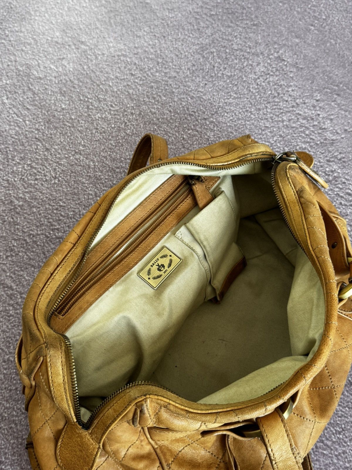 Bally Bally Leather Faded Luxury Designer Y2K Handle Bag Size ONE SIZE - 11 Thumbnail