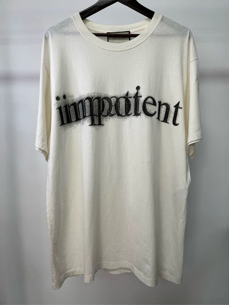Gucci Gucci Blurred print on the chest destroys short sleeves 250 Size US M / EU 48-50 / 2 - 1 Thumbnail