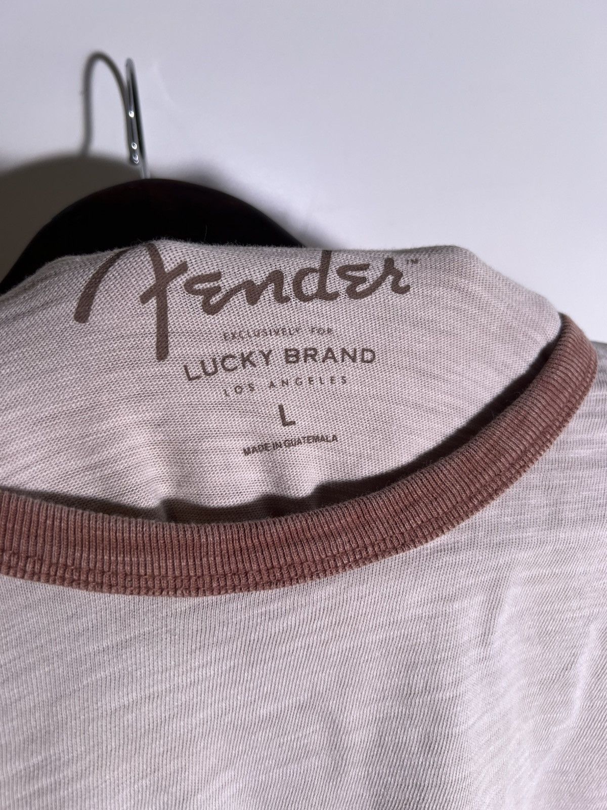 Vintage Y2K 2000's VTG Vintage Style Fender Guitars Lucky Brand Tee Size US L / EU 52-54 / 3 - 11 Thumbnail