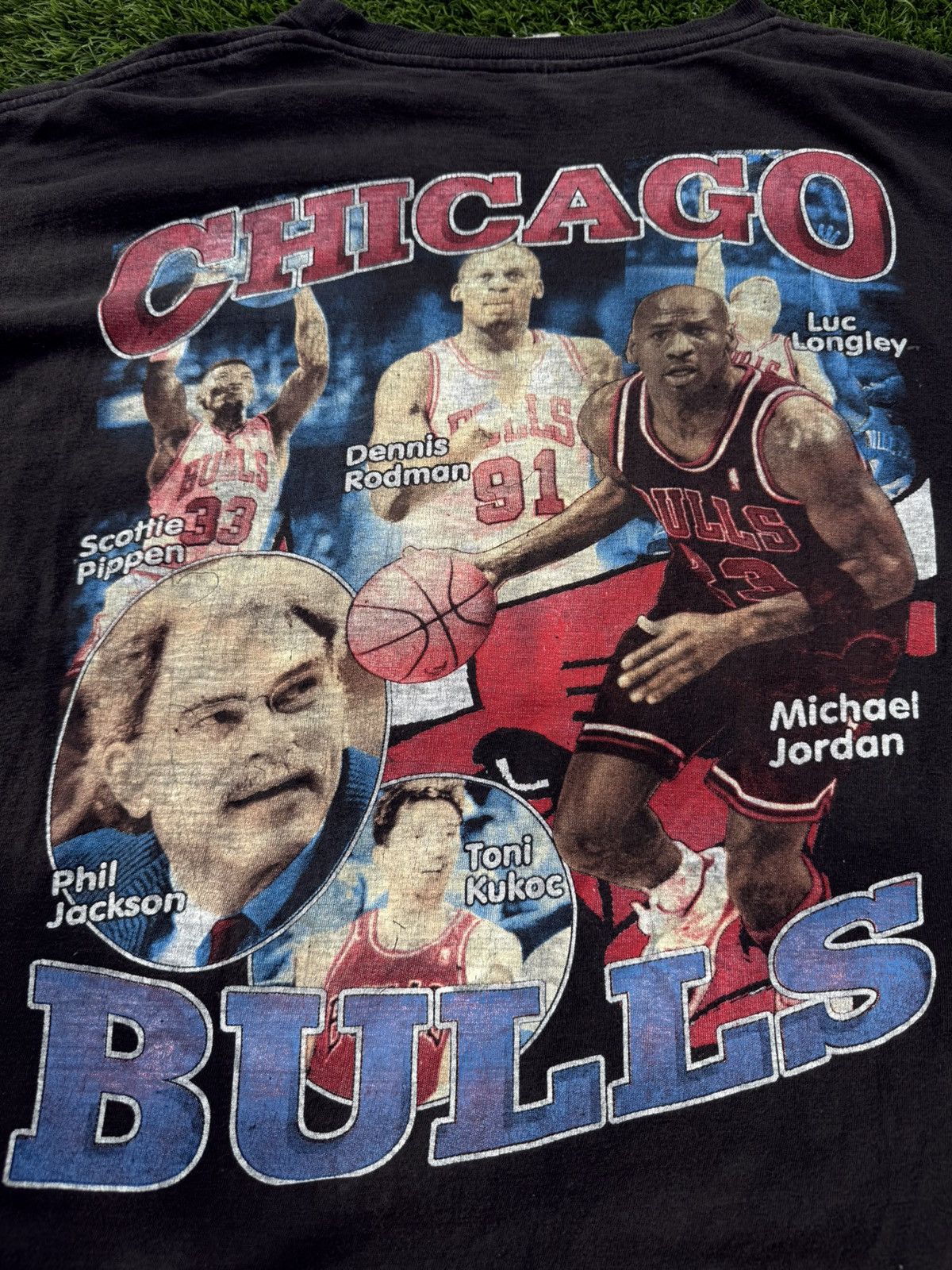 Vintage Vintage 1997 NBA World Champions Chicago Bulls Rap Tee Size US XL / EU 56 / 4 - 20 Thumbnail