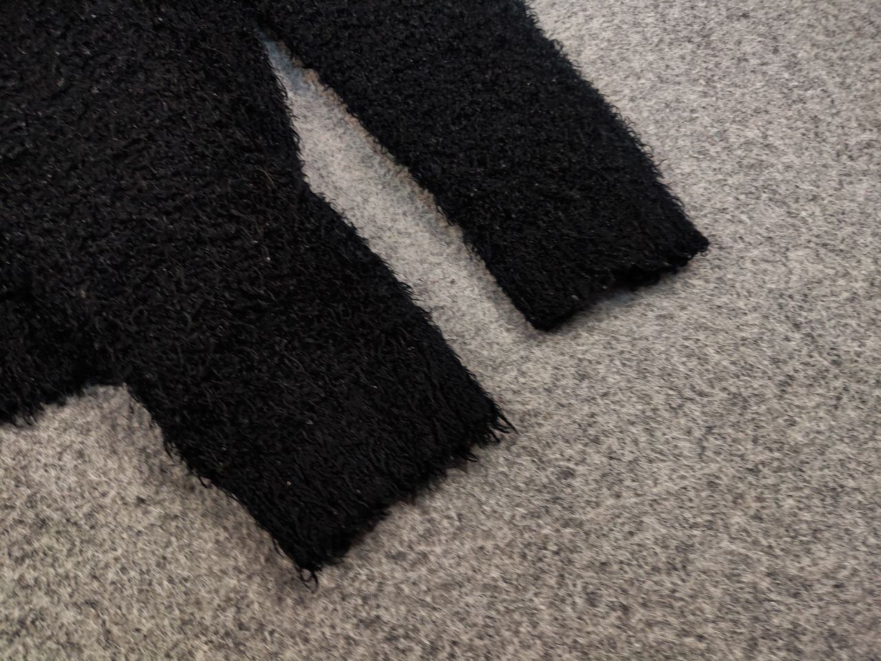 Japanese Brand Vintage 90's Japanese Black Mohair Style Fuzzy Sweater Size US S / EU 44-46 / 1 - 10 Thumbnail