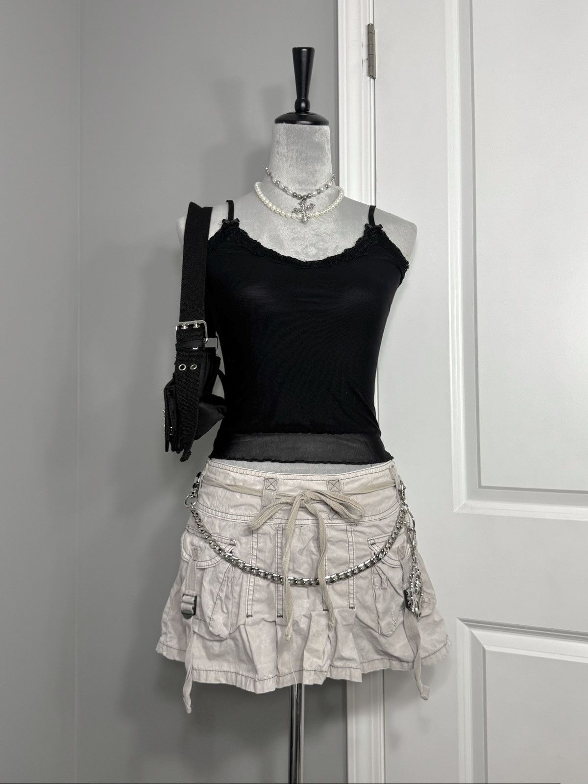 Forever 21 Forever21 Black Sheer Layered Floral Lace Trim Bowtie Cami Size XS / US 0-2 / IT 36-38 - 6 Thumbnail