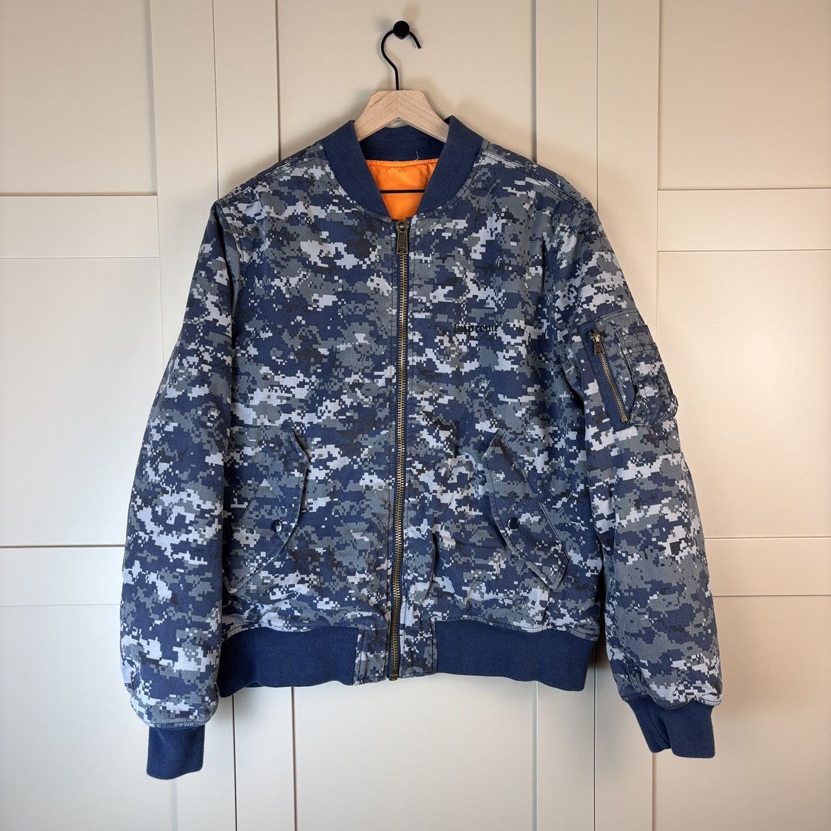 ジャケット・アウター supreme 17aw digi camo ma-1 Supreme Digi Camo MA-1 (FW17) - $328