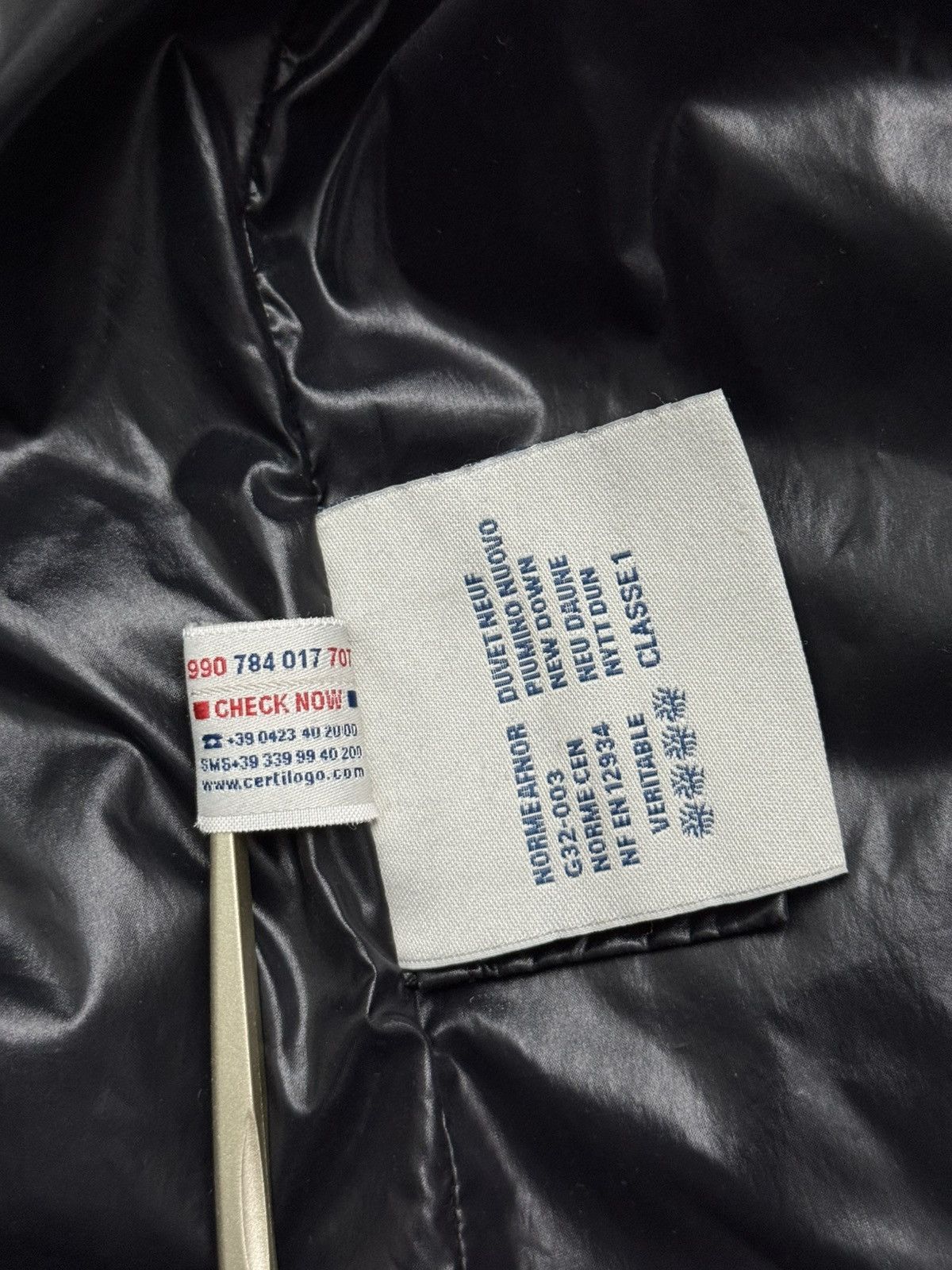 Moncler MOKA long down jacket Size M / US 6-8 / IT 42-44 - 18 Thumbnail