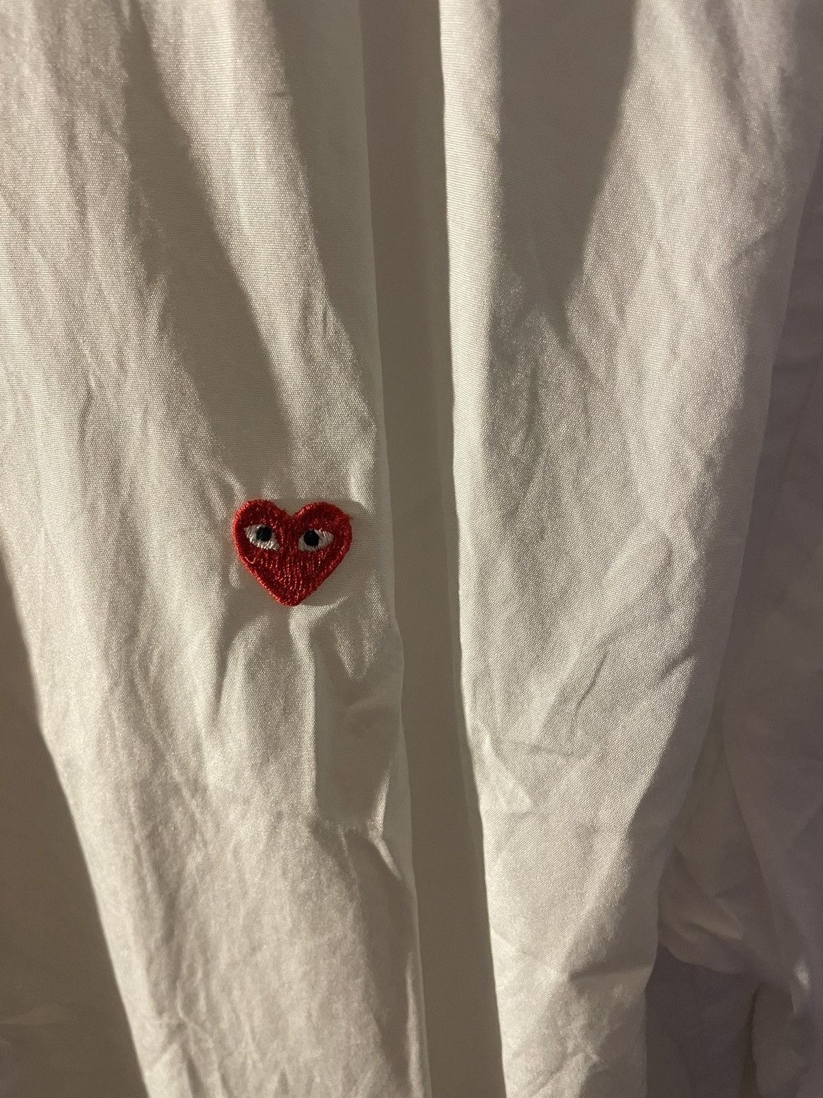 Comme des Garcons PLAY Small Heart Logo Button Down Shirt Size US XL / EU 56 / 4 - 2 Thumbnail