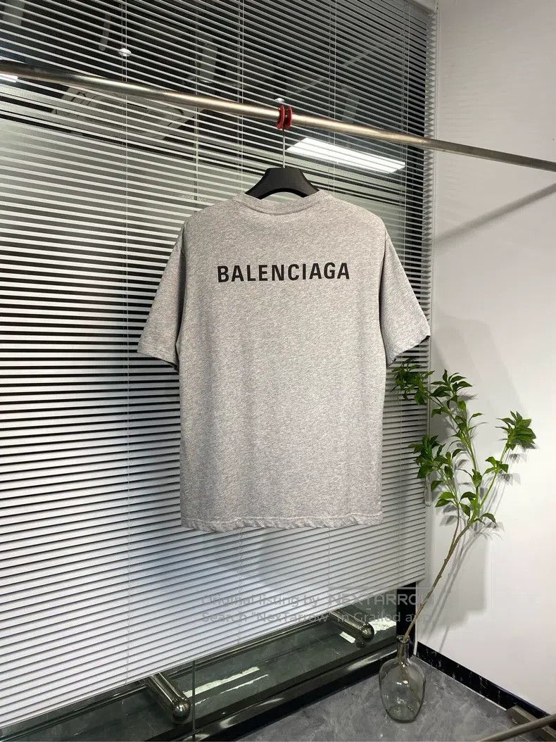 Balenciaga Balenciaga Short-sleeve T-shirt with letter print logo, gr Size US XXS / EU 40 - 1 Thumbnail