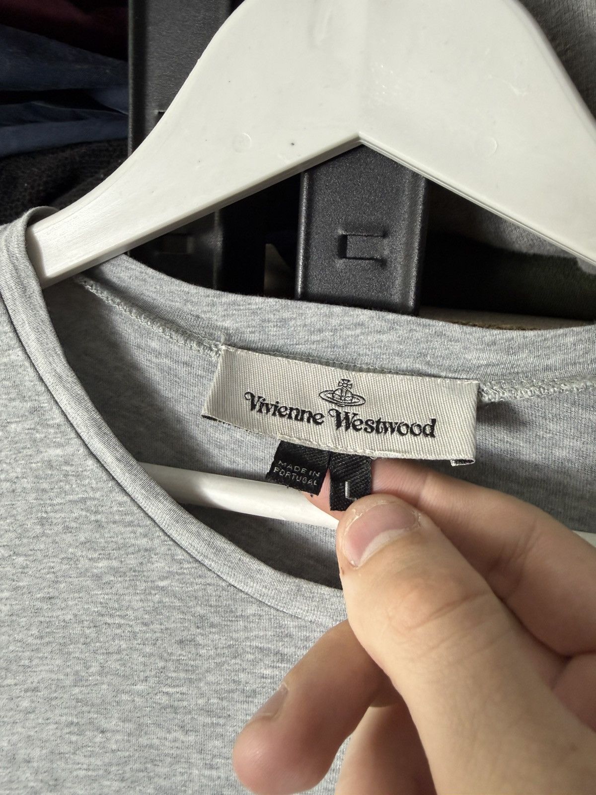 Vivienne Westwood Vivienne Westwood T Shirt Grey Orb Logo Distressed Used Size US L / EU 52-54 / 3 - 6 Thumbnail