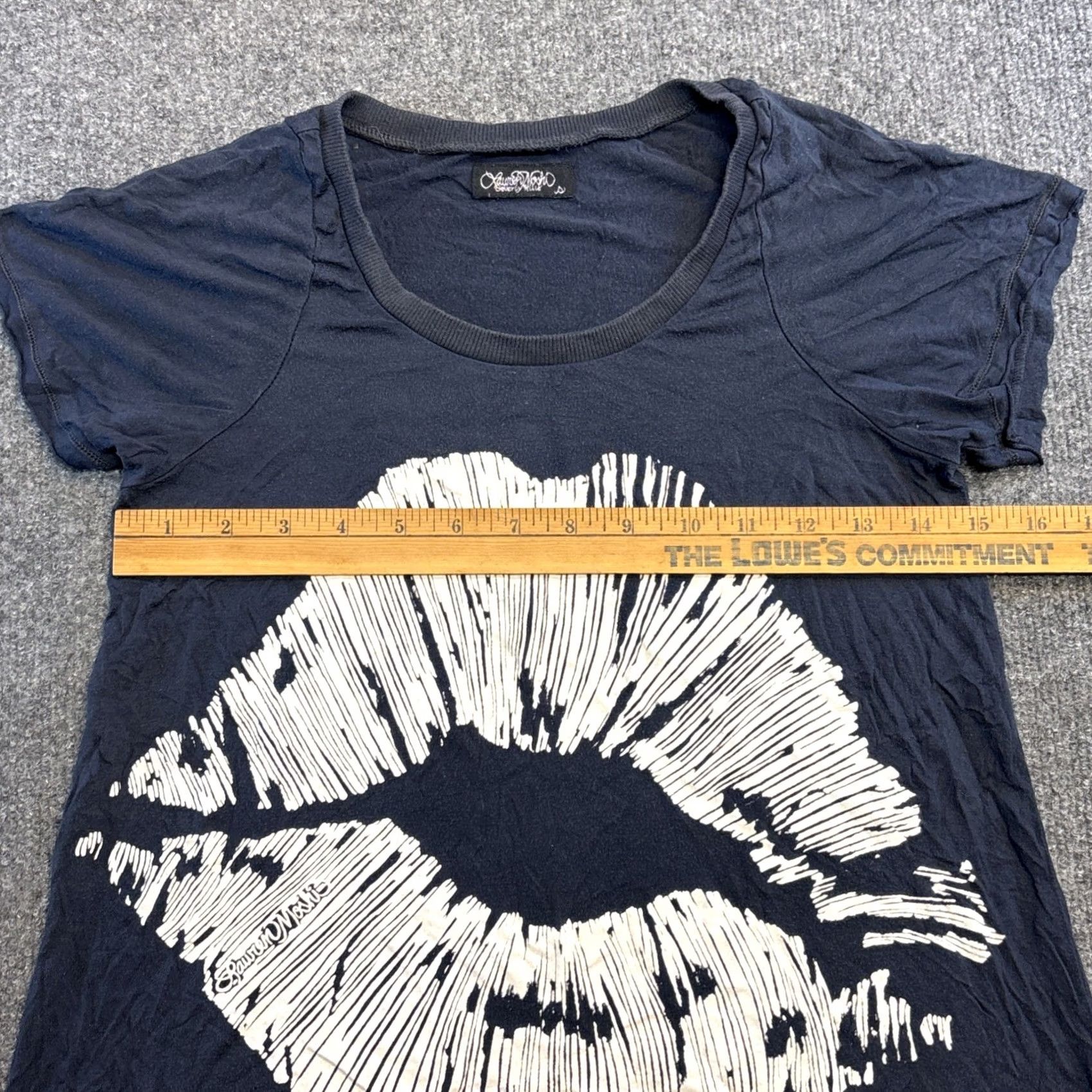 Vintage LAUREN MOSHI Sketch Kiss Lips Scribble Graphic Tee S Navy Blue Women Small Gray T-Shirt Size S / US 4 / IT 40 - 4 Thumbnail