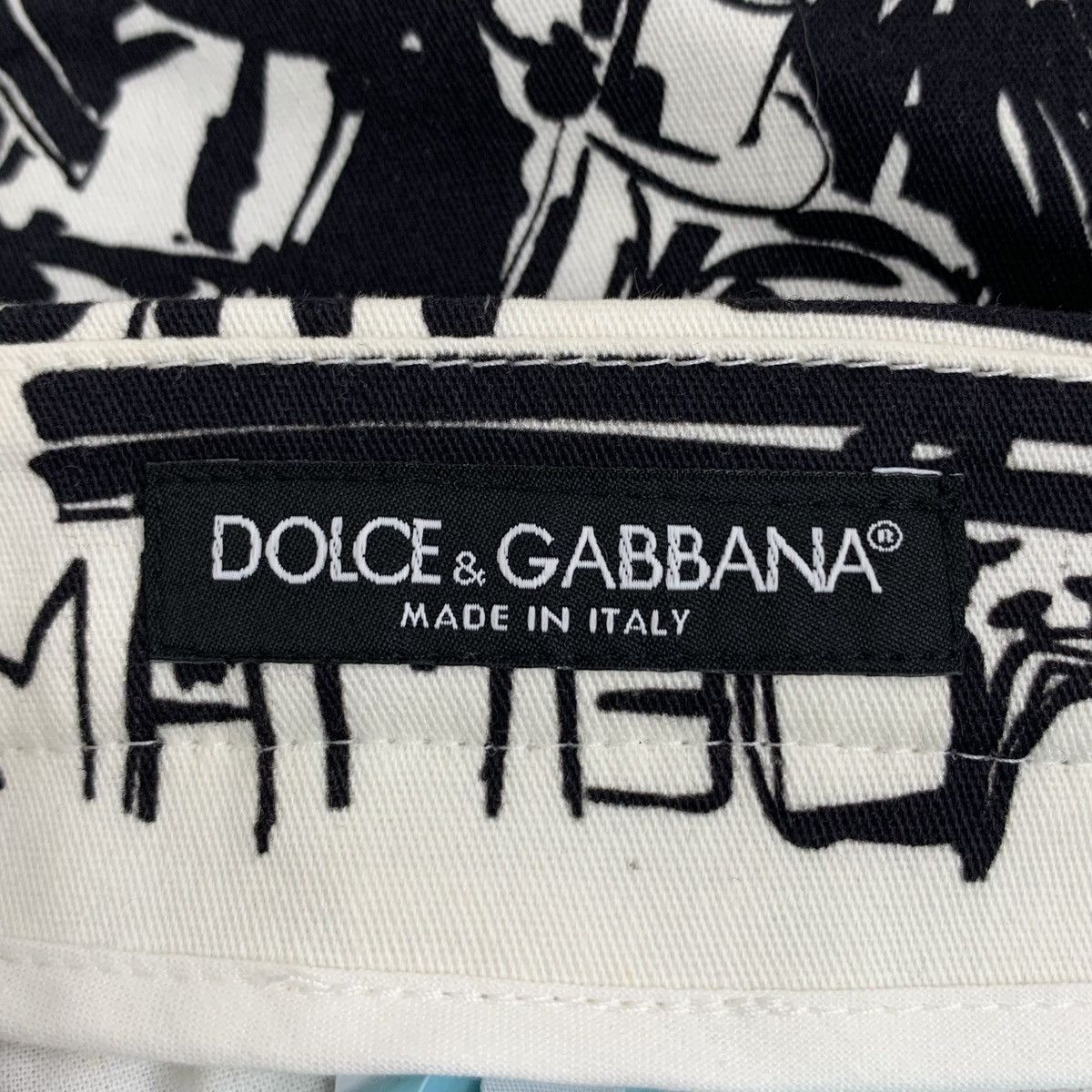 Dolce & Gabbana Dolce Gabbana Graffiti Print Casual Shorts K26WX Size US 32 / EU 48 - 5 Thumbnail
