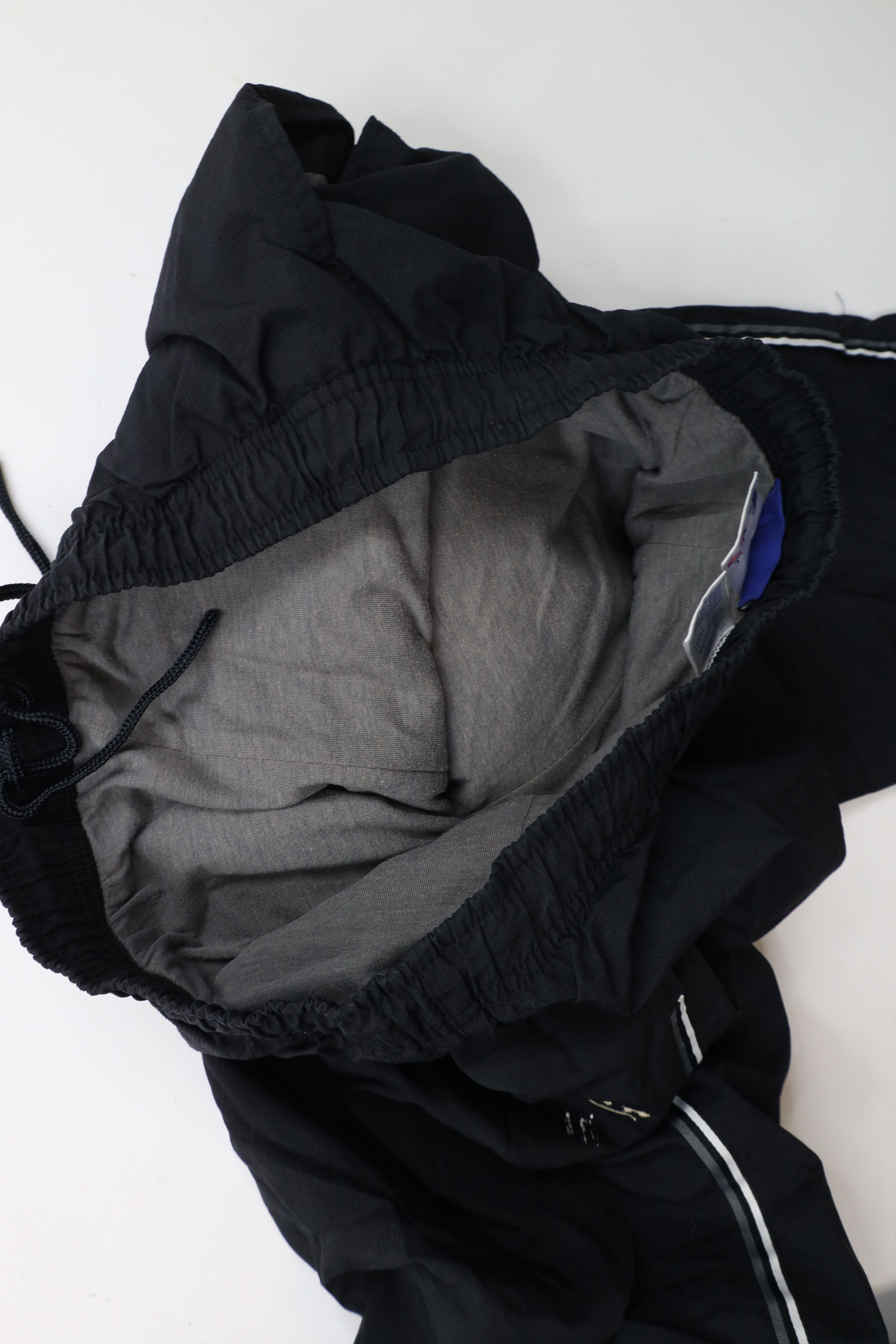 Reebok × Vintage Vintage 90s Reebok Spell Out Lined Striped Windbreaker Pants Size US 36 / EU 52 - 11 Thumbnail