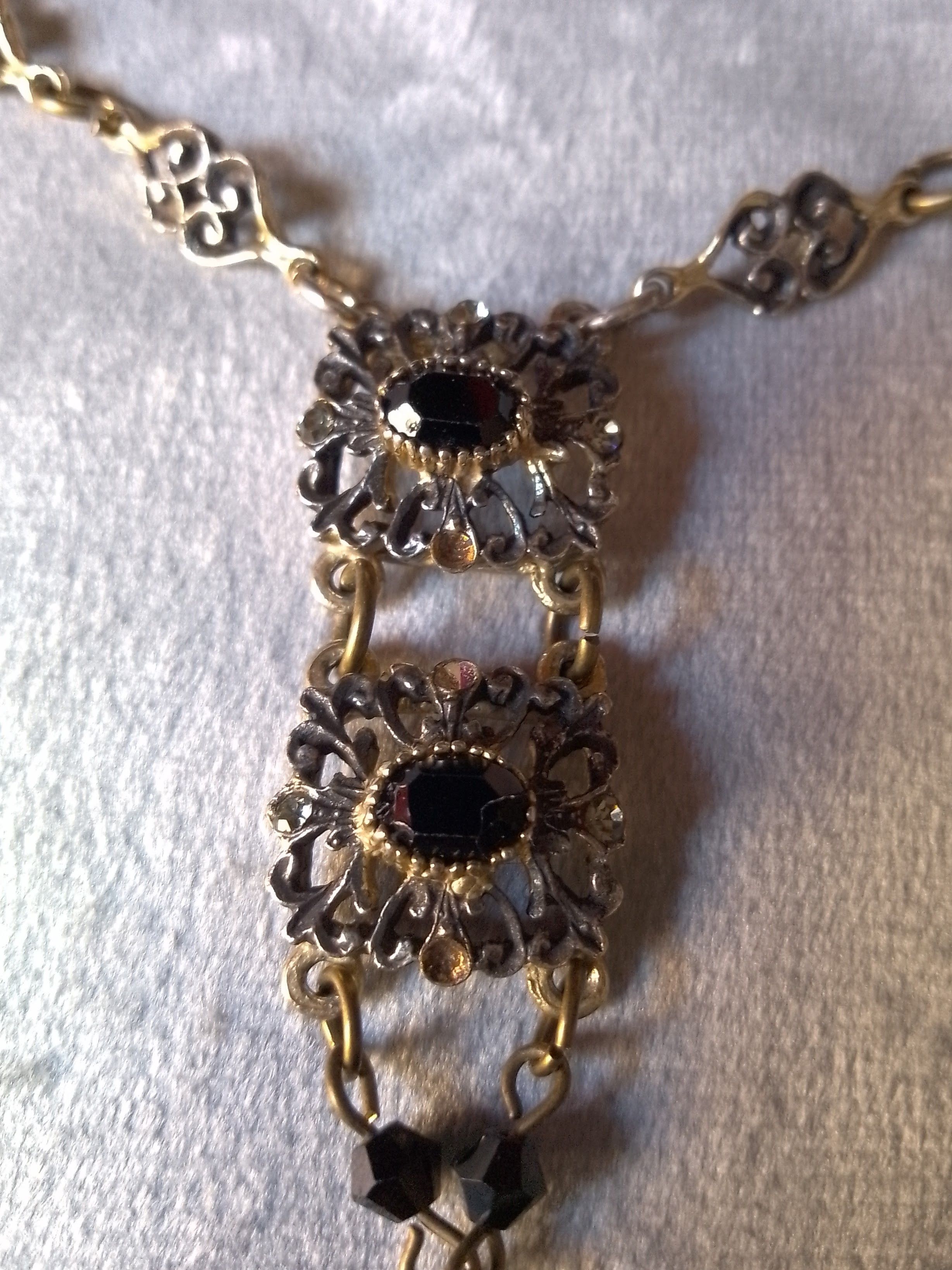 Handmade Vintage necklace Antique brass and eye of tiger gemstones Size ONE SIZE - 8 Thumbnail
