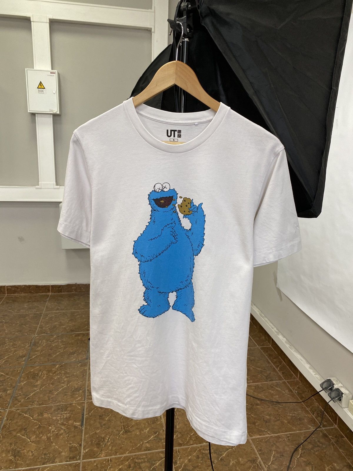 Kaws × Uniqlo 🇺🇸 Y2K Kaws Uniqlo T-Shirt COMPANION BFF CHUM ACCOMPLICE Size US S / EU 44-46 / 1 - 1 Thumbnail