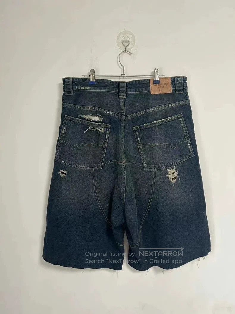 Balenciaga Balenciaga Distressed Denim Shorts. Size US 26 / EU 42 - 2 Thumbnail